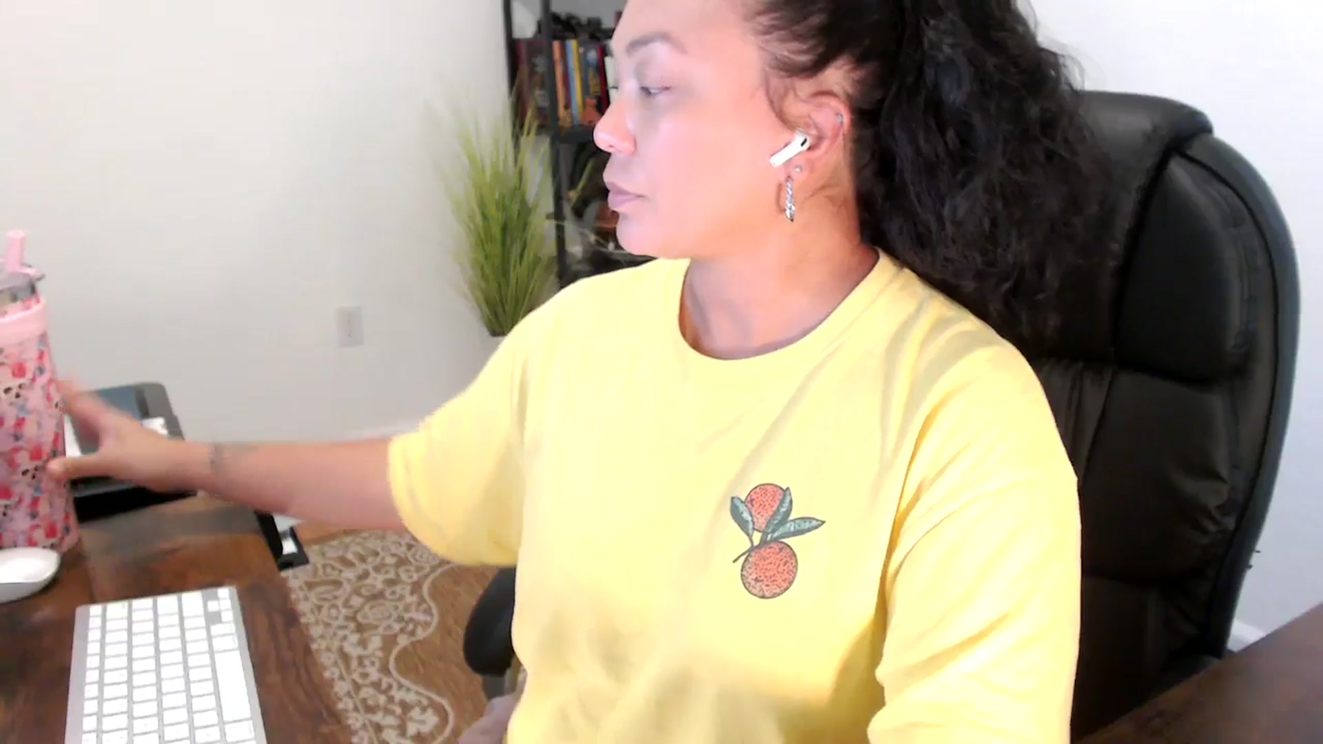 Gallery image thumbnail from MickaylaStar's myfreecams stream on, 09/08/2025, 19:05 image 12 of 20