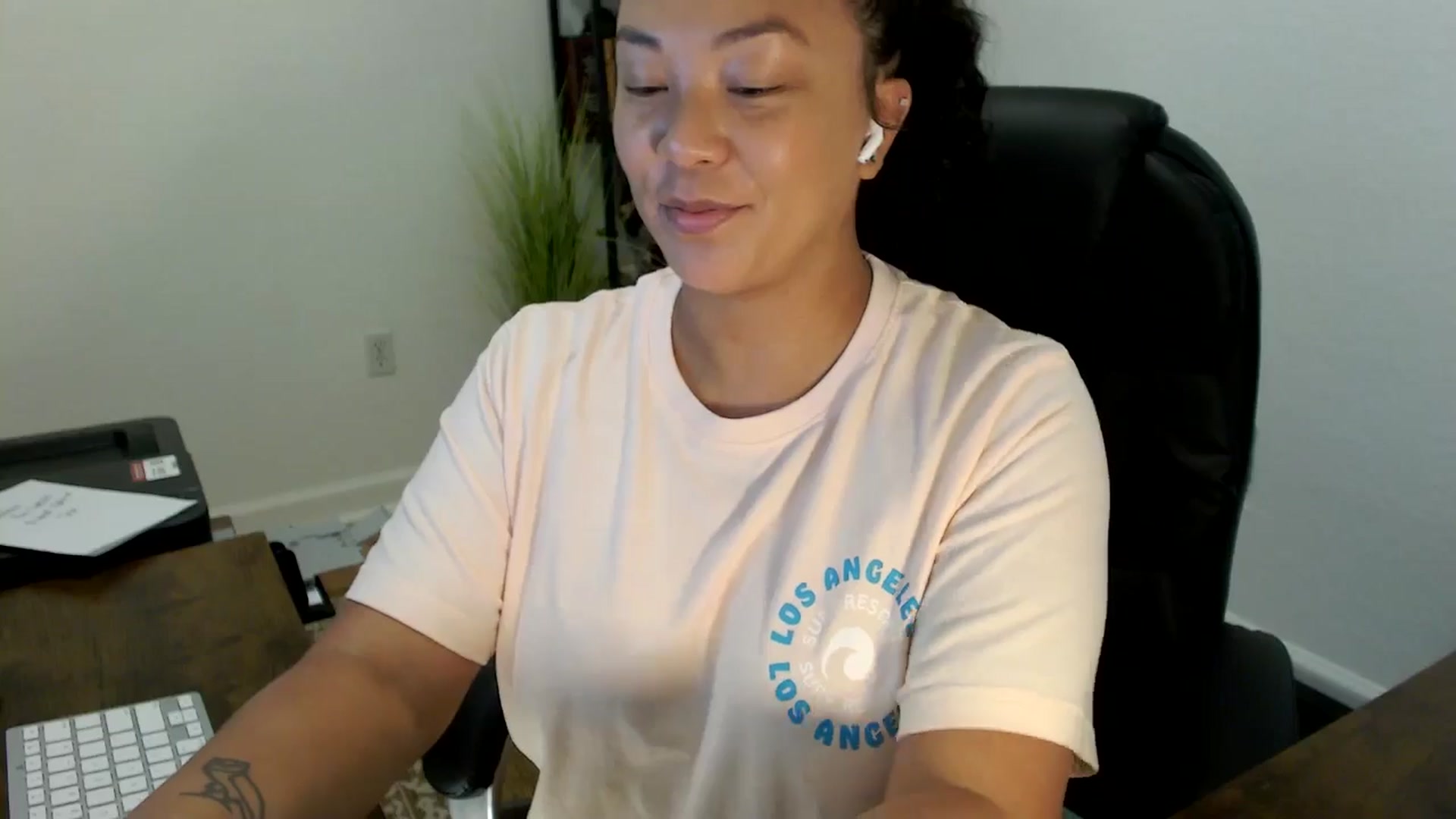 Gallery image thumbnail from MickaylaStar's myfreecams stream on, 09/09/2025, 15:08 image 16 of 20