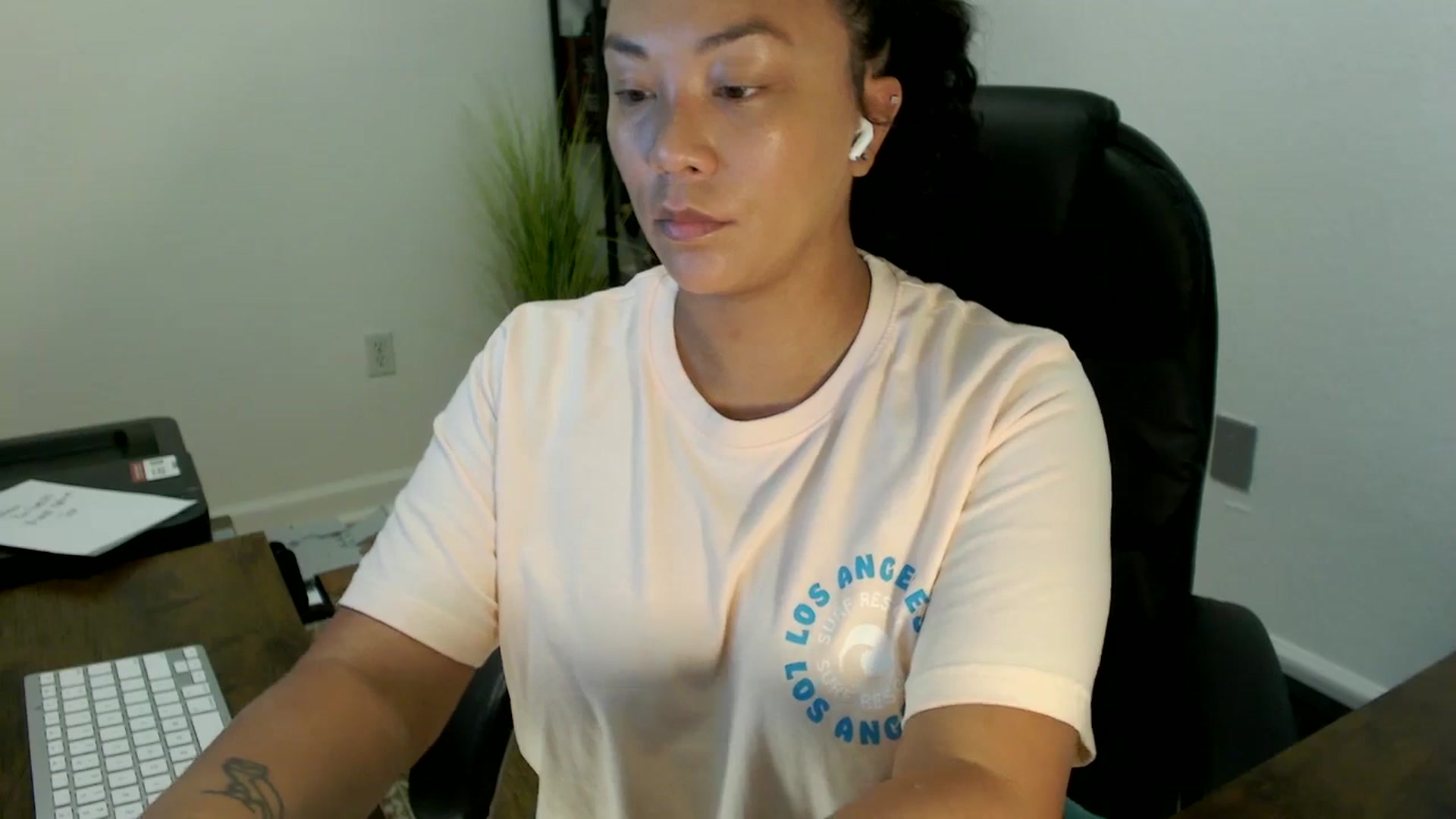 Gallery image thumbnail from MickaylaStar's myfreecams stream on, 09/09/2025, 15:08 image 13 of 20