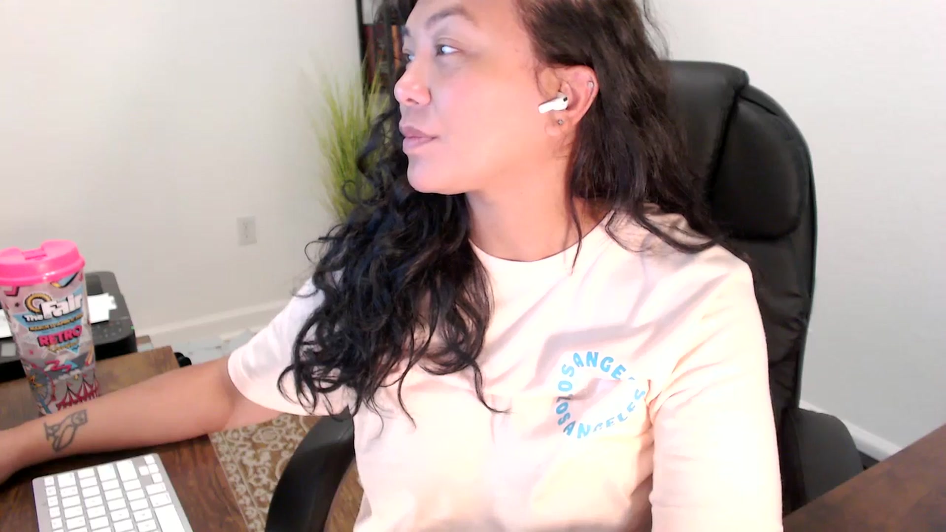 Gallery image thumbnail from MickaylaStar's myfreecams stream on, 09/09/2025, 17:22 image 15 of 20
