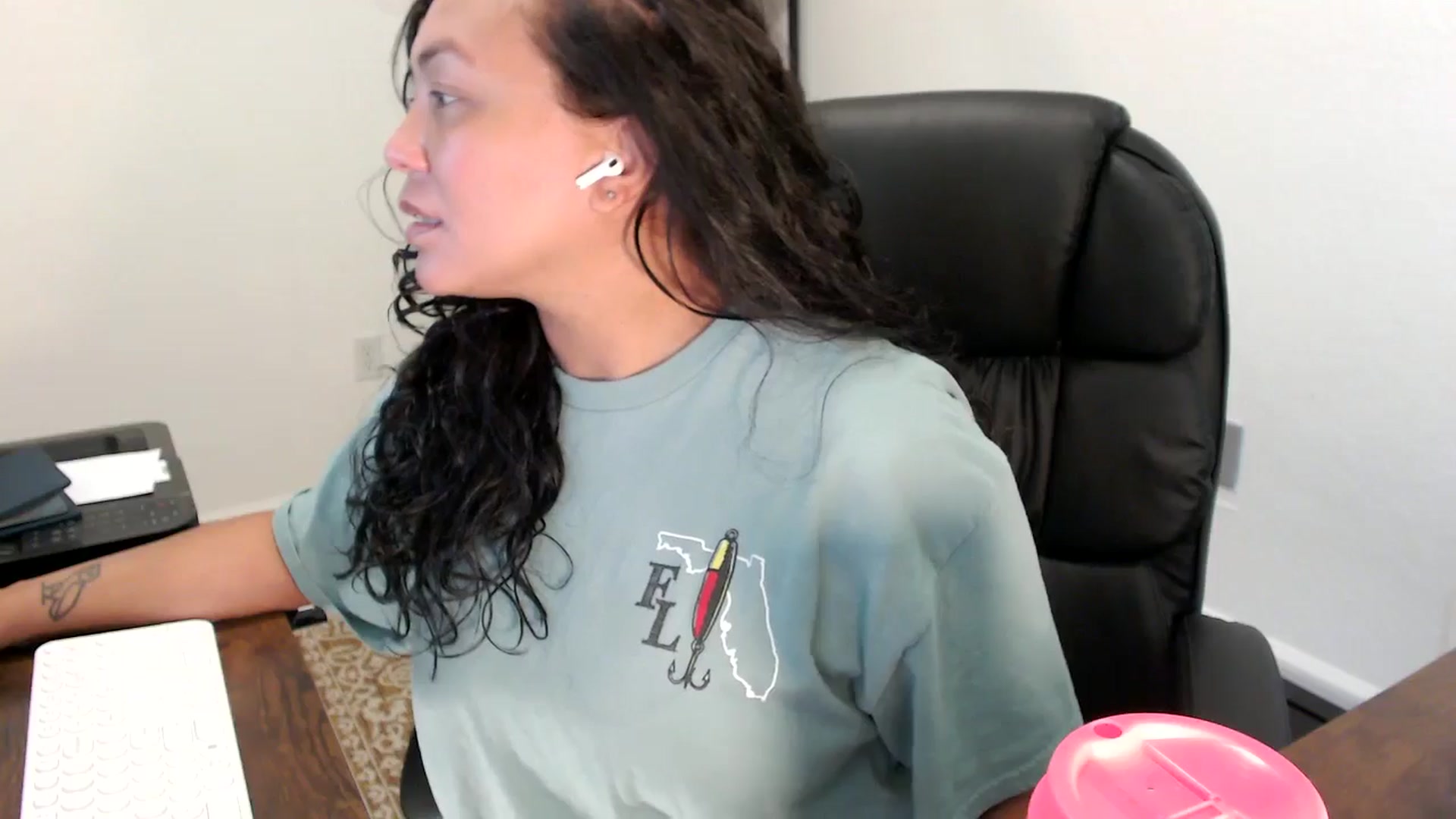 Gallery image thumbnail from MickaylaStar's myfreecams stream on, 09/10/2025, 17:18 image 14 of 20