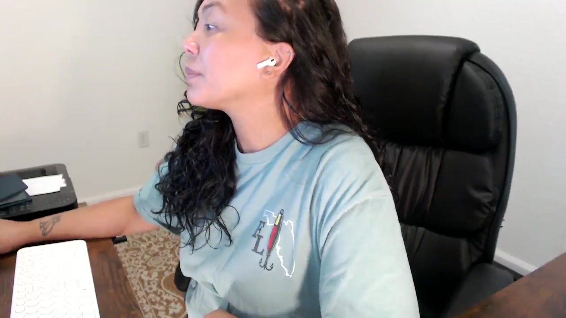 Gallery image thumbnail from MickaylaStar's myfreecams stream on, 09/10/2025, 17:18 image 3 of 20