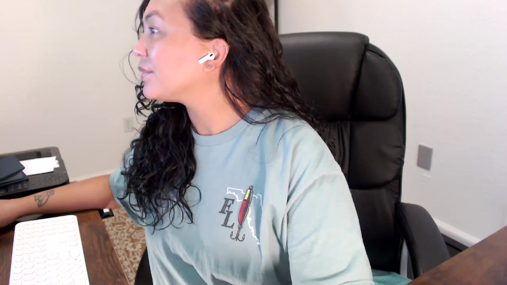 Gallery image thumbnail from MickaylaStar's myfreecams stream on, 09/10/2025, 17:18 image 6 of 20