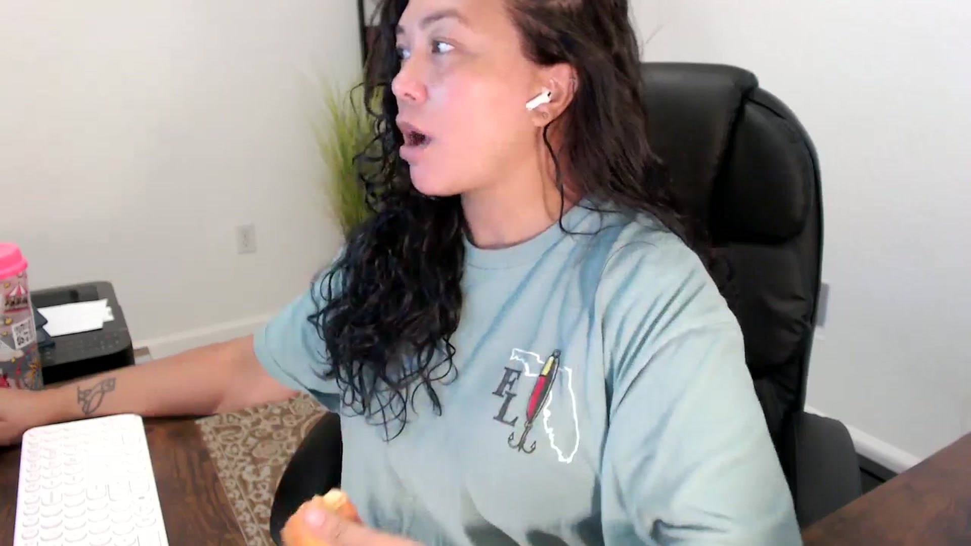 Gallery image thumbnail from MickaylaStar's myfreecams stream on, 09/10/2025, 17:18 image 20 of 20