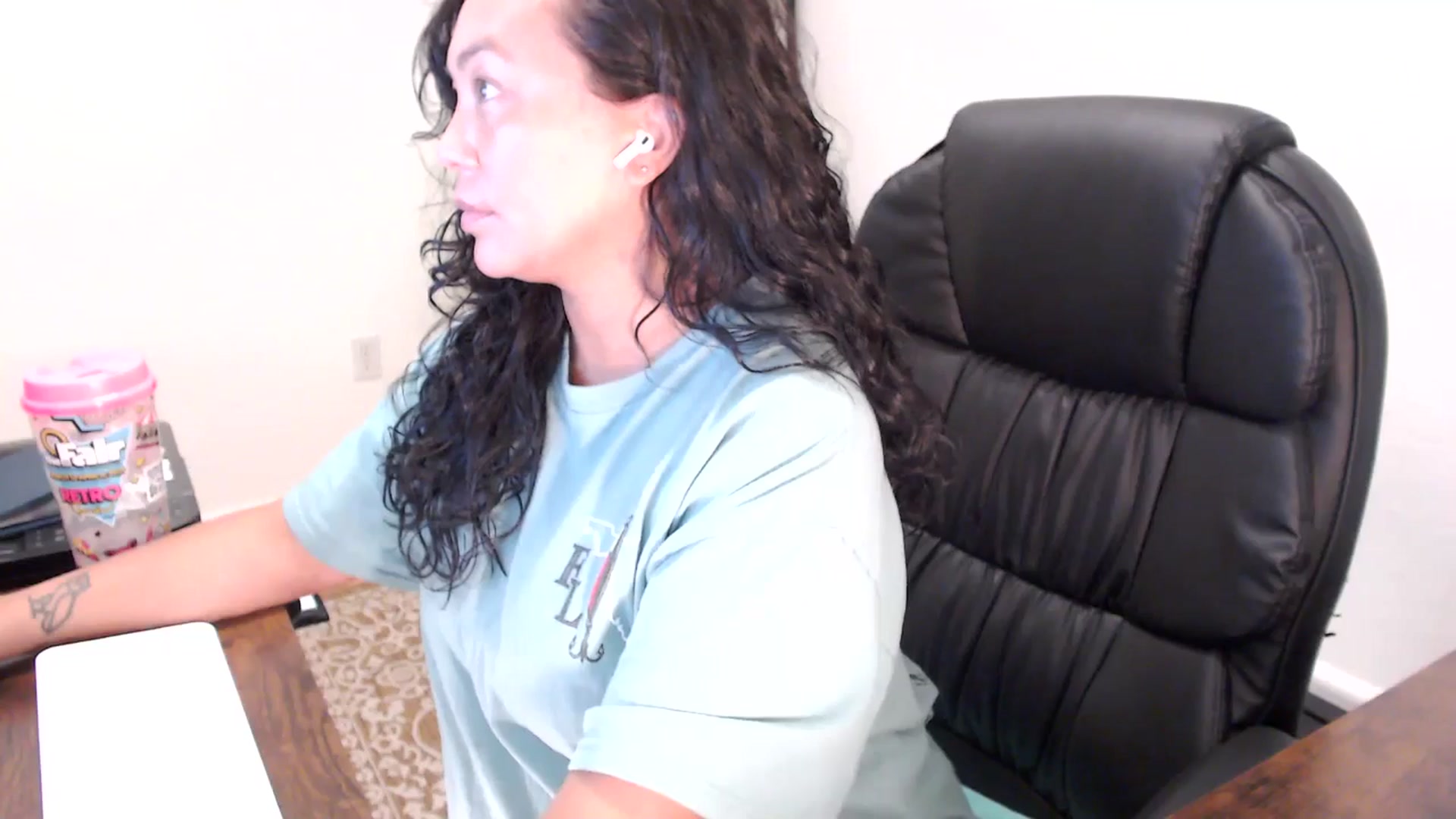 Gallery image thumbnail from MickaylaStar's myfreecams stream on, 09/10/2025, 17:58 image 16 of 20