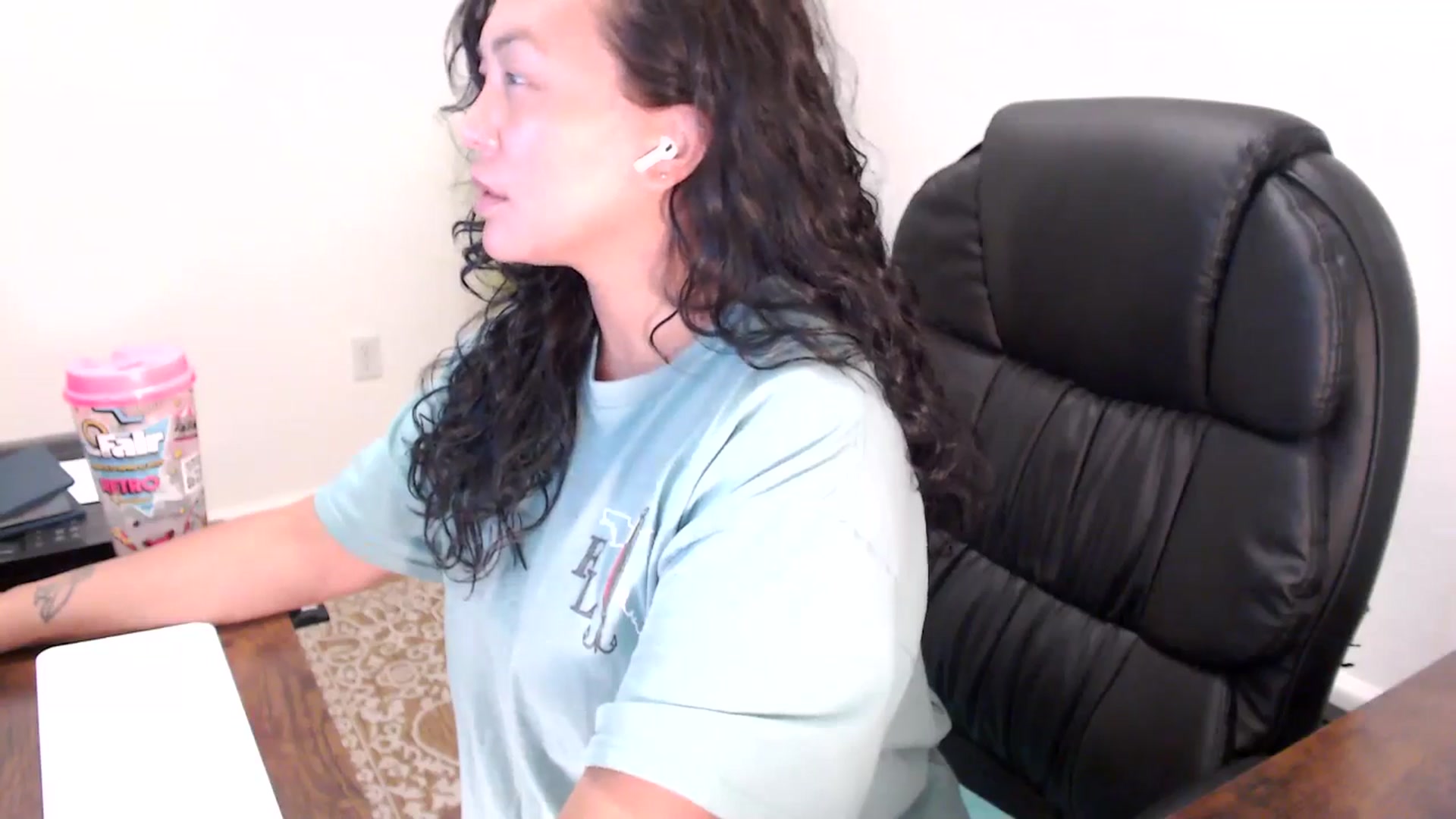 Gallery image thumbnail from MickaylaStar's myfreecams stream on, 09/10/2025, 17:58 image 17 of 20