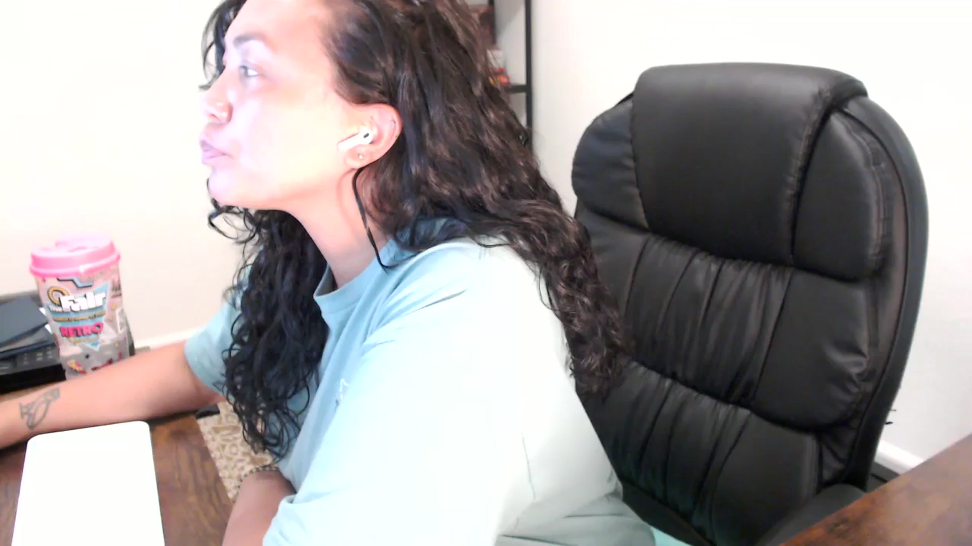 Gallery image thumbnail from MickaylaStar's myfreecams stream on, 09/10/2025, 17:58 image 1 of 20