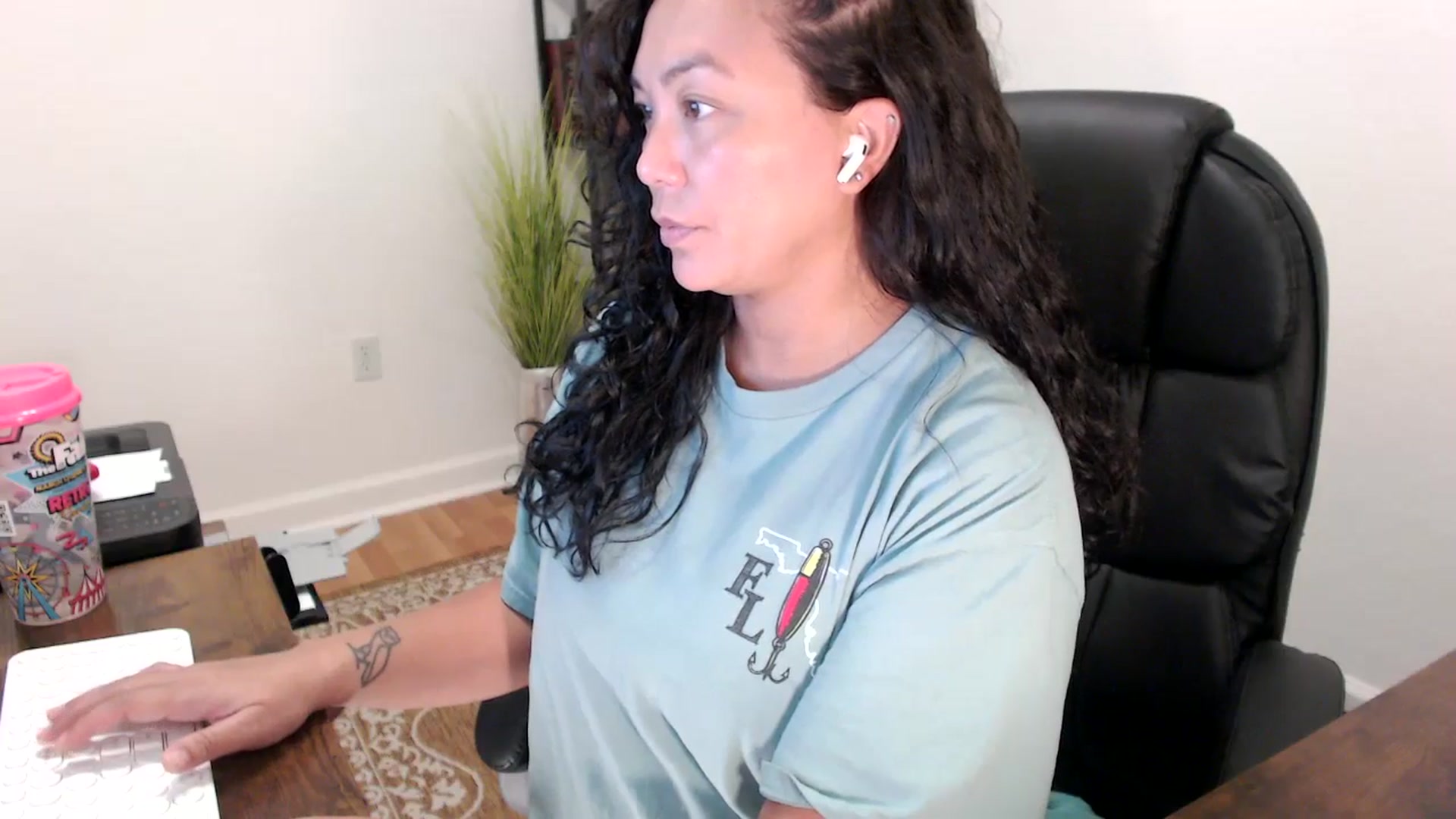 Gallery image thumbnail from MickaylaStar's myfreecams stream on, 09/10/2025, 19:25 image 16 of 20