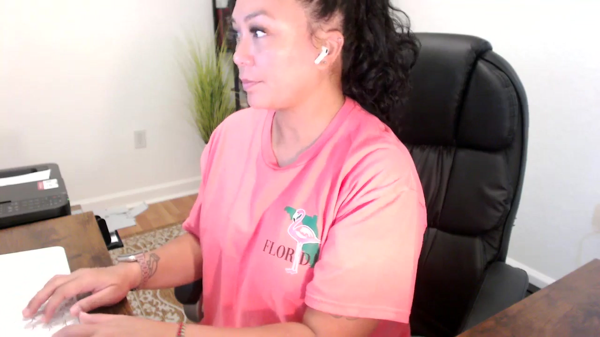 Gallery image thumbnail from MickaylaStar's myfreecams stream on, 09/11/2025, 16:19 image 5 of 20