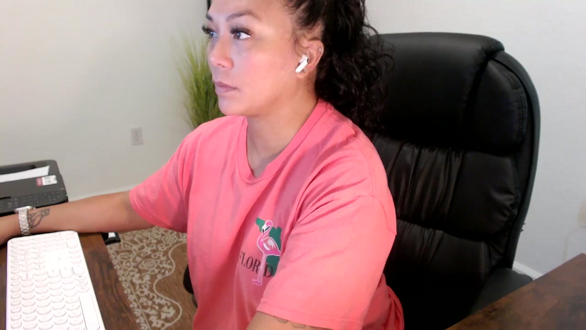 Gallery image thumbnail from MickaylaStar's myfreecams stream on, 09/11/2025, 16:45 image 15 of 20