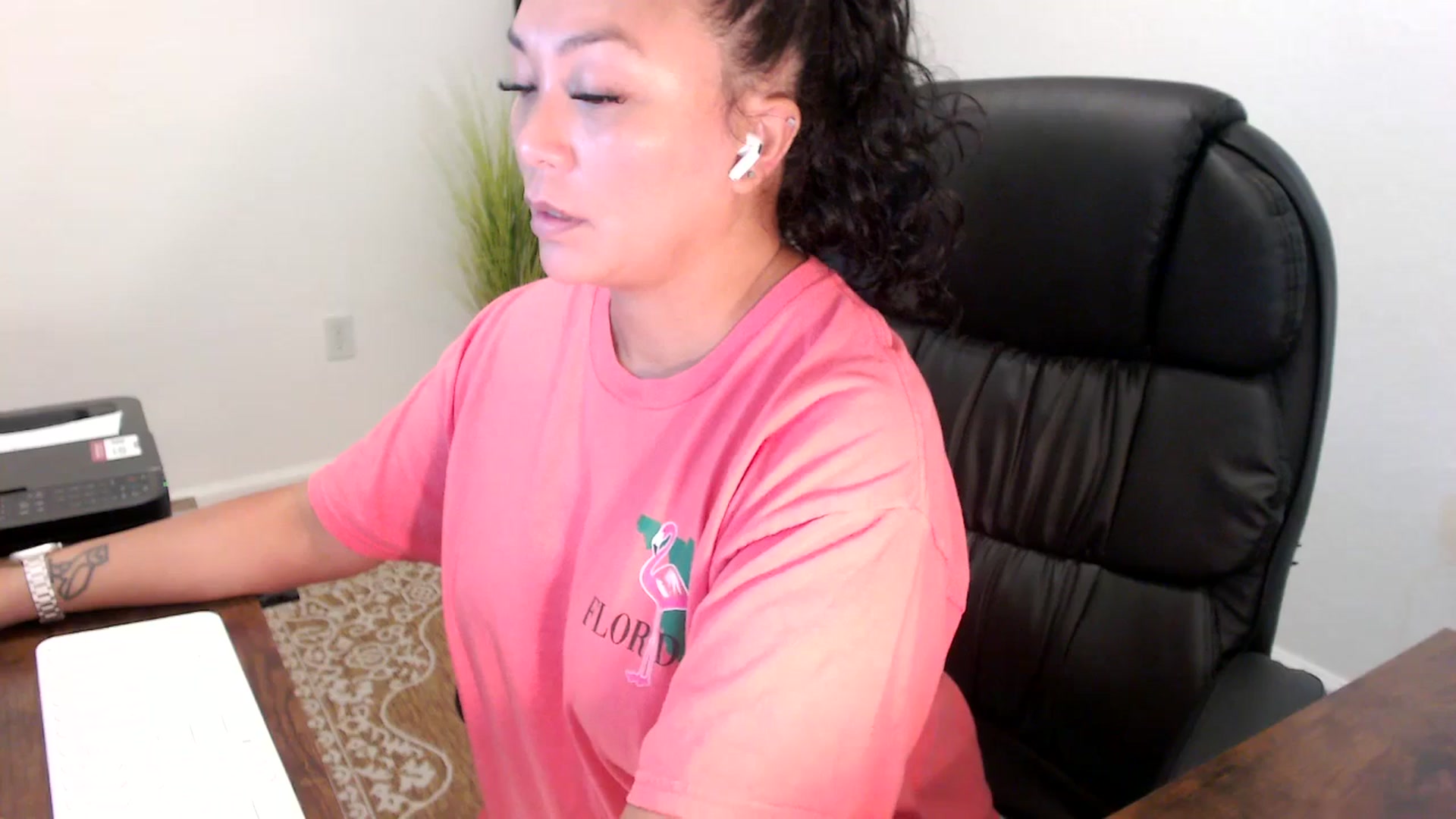 Gallery image thumbnail from MickaylaStar's myfreecams stream on, 09/11/2025, 17:06 image 5 of 20