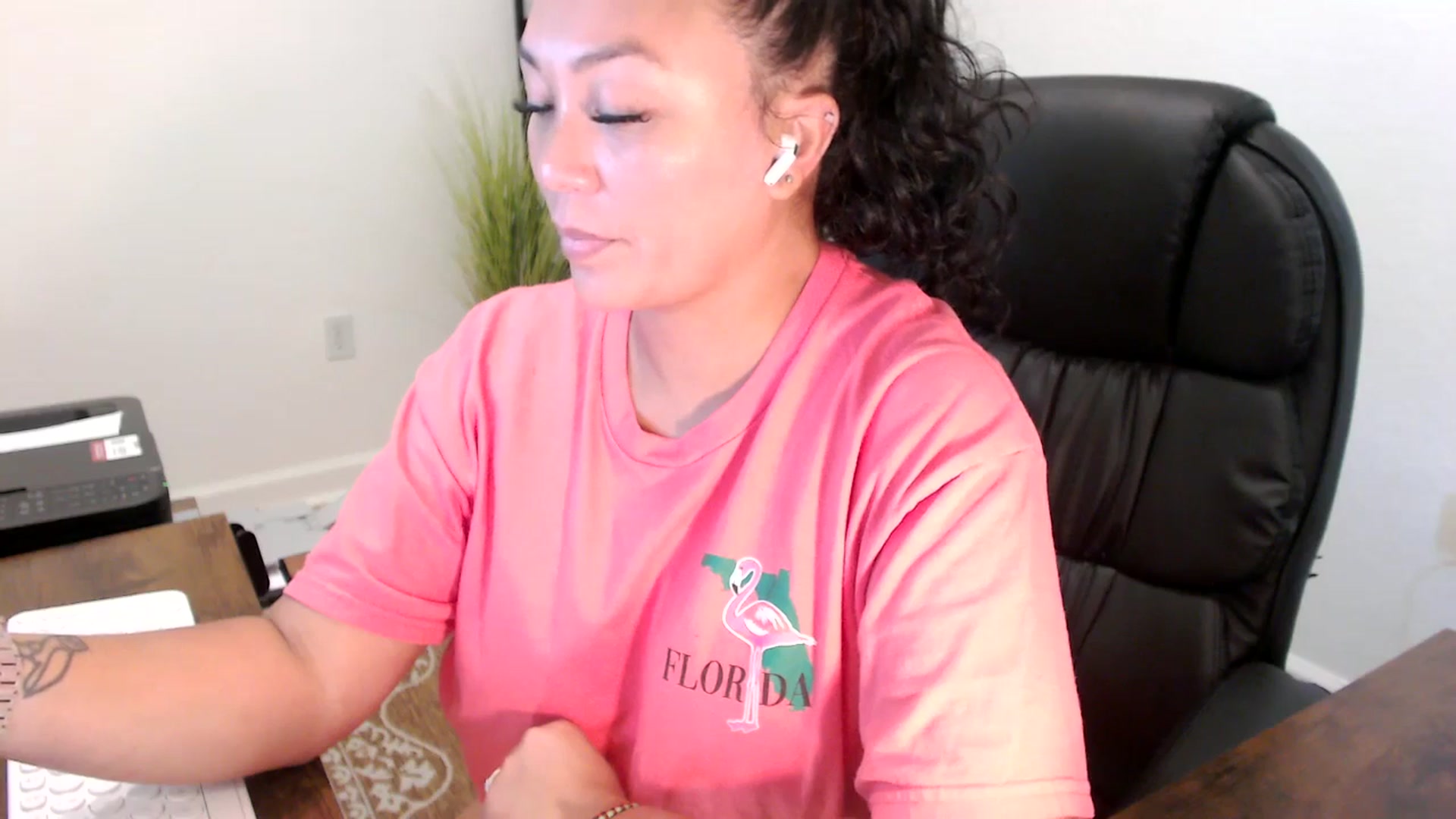 Gallery image thumbnail from MickaylaStar's myfreecams stream on, 09/11/2025, 17:06 image 20 of 20