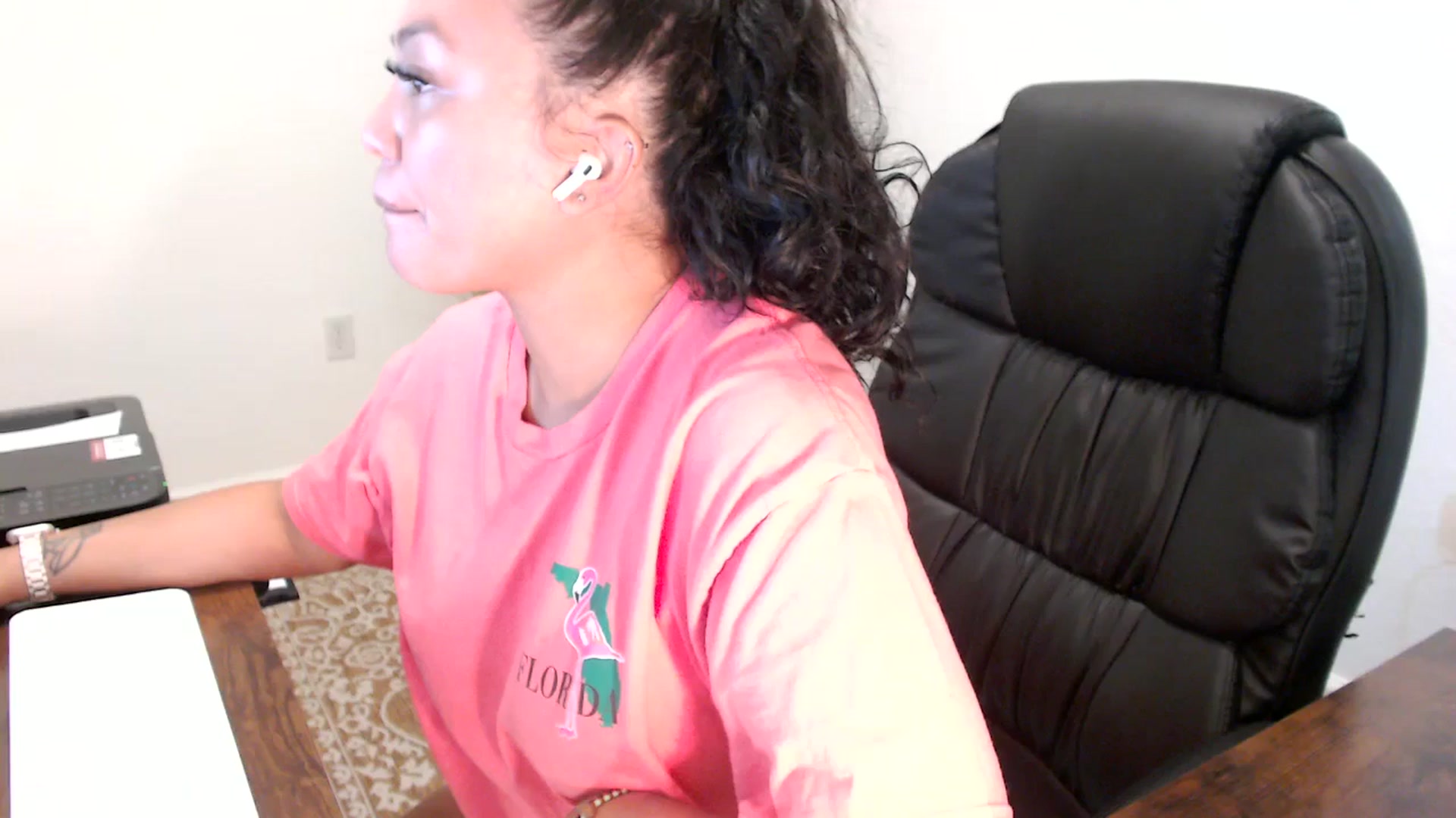 Gallery image thumbnail from MickaylaStar's myfreecams stream on, 09/11/2025, 17:06 image 16 of 20