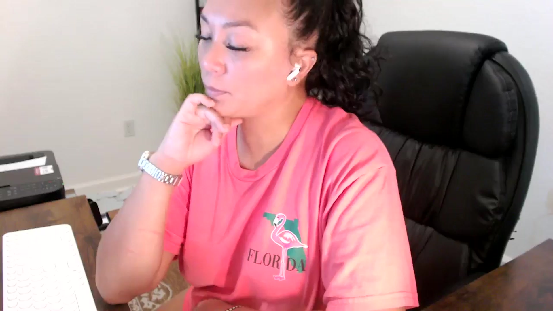 Gallery image thumbnail from MickaylaStar's myfreecams stream on, 09/11/2025, 17:06 image 19 of 20