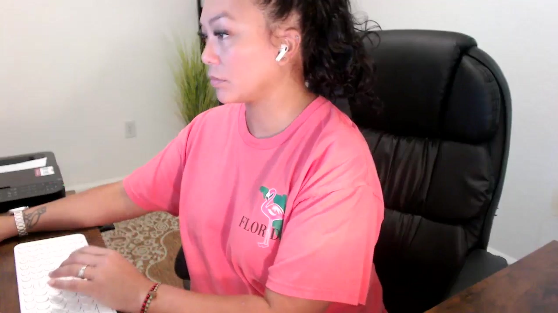 Gallery image thumbnail from MickaylaStar's myfreecams stream on, 09/11/2025, 17:06 image 4 of 20