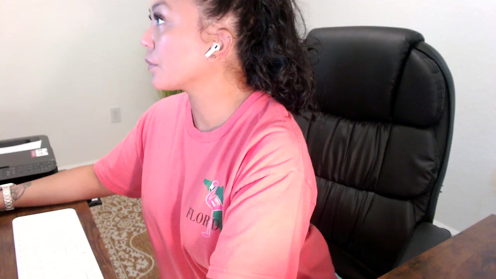 Gallery image thumbnail from MickaylaStar's myfreecams stream on, 09/11/2025, 17:06 image 6 of 20