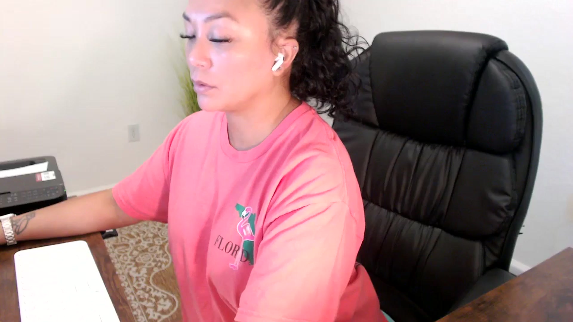 Gallery image thumbnail from MickaylaStar's myfreecams stream on, 09/11/2025, 17:06 image 7 of 20