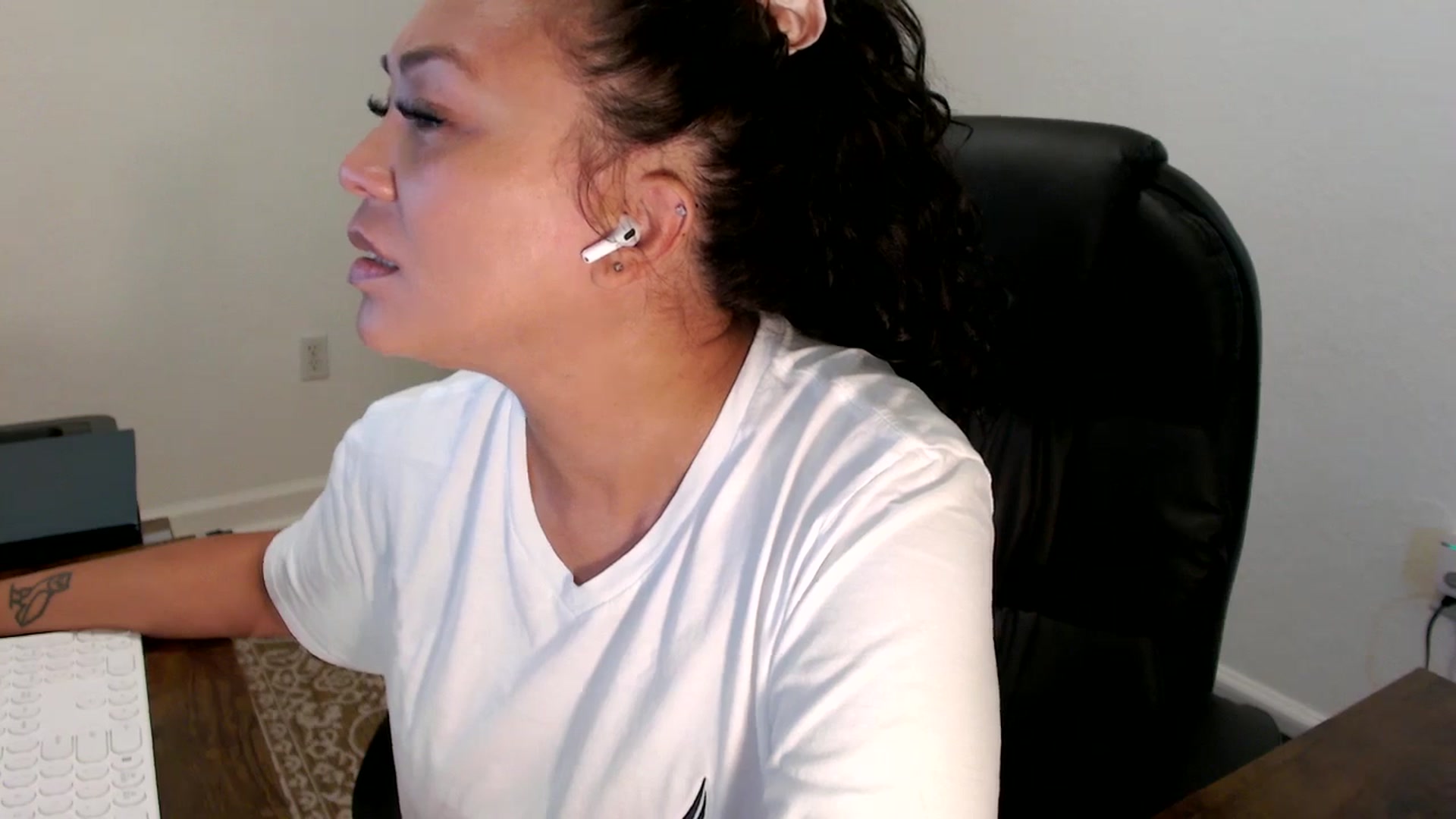 Gallery image thumbnail from MickaylaStar's myfreecams stream on, 09/12/2025, 15:16 image 4 of 20