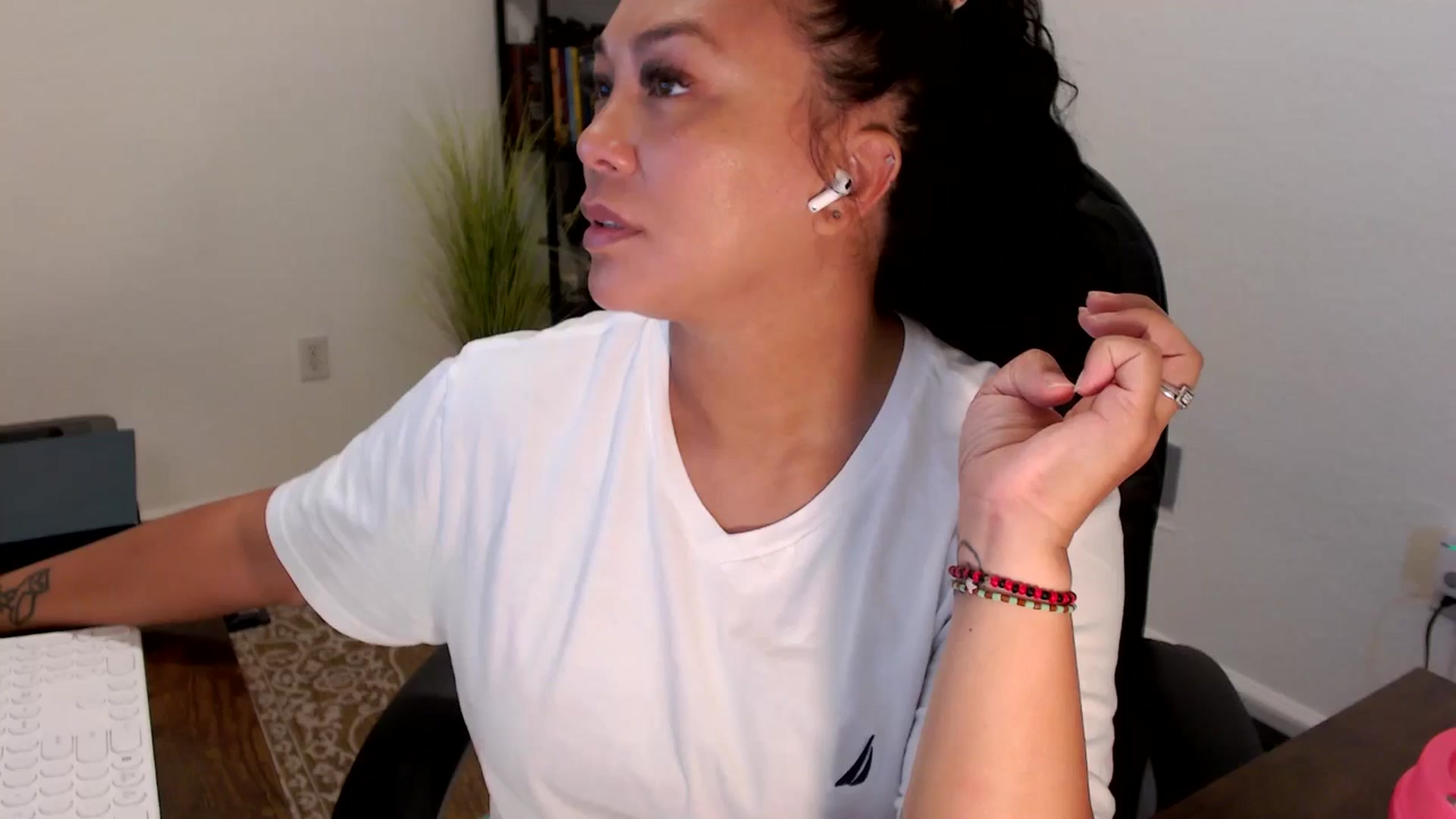 Gallery image thumbnail from MickaylaStar's myfreecams stream on, 09/12/2025, 15:16 image 6 of 20
