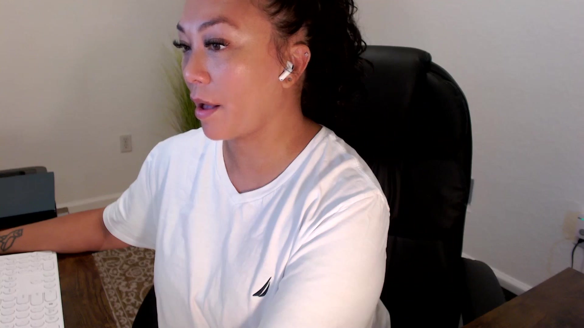 Gallery image thumbnail from MickaylaStar's myfreecams stream on, 09/12/2025, 15:16 image 12 of 20