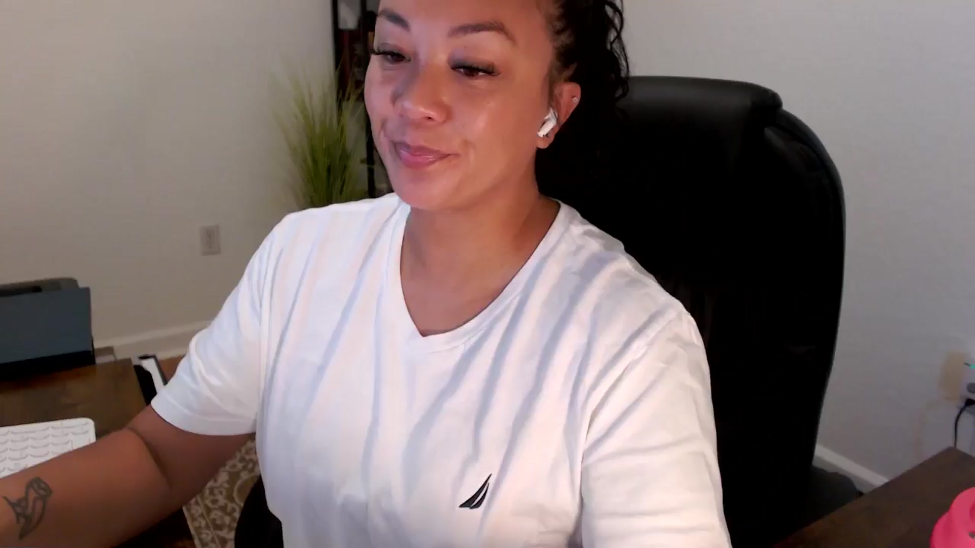 Gallery image thumbnail from MickaylaStar's myfreecams stream on, 09/12/2025, 15:16 image 9 of 20