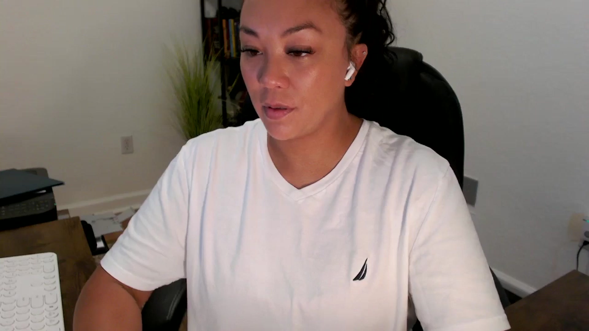 Gallery image thumbnail from MickaylaStar's myfreecams stream on, 09/12/2025, 15:16 image 16 of 20