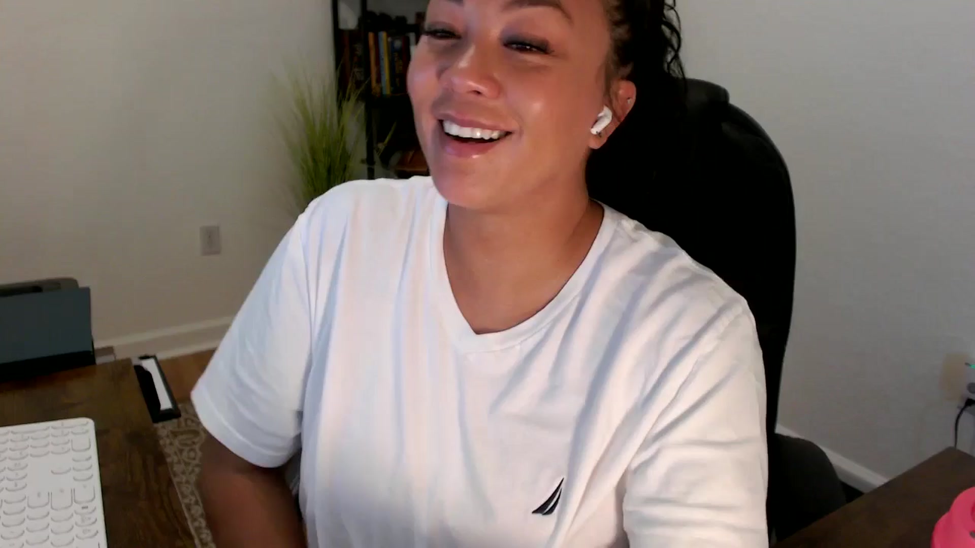 Gallery image thumbnail from MickaylaStar's myfreecams stream on, 09/12/2025, 15:16 image 10 of 20