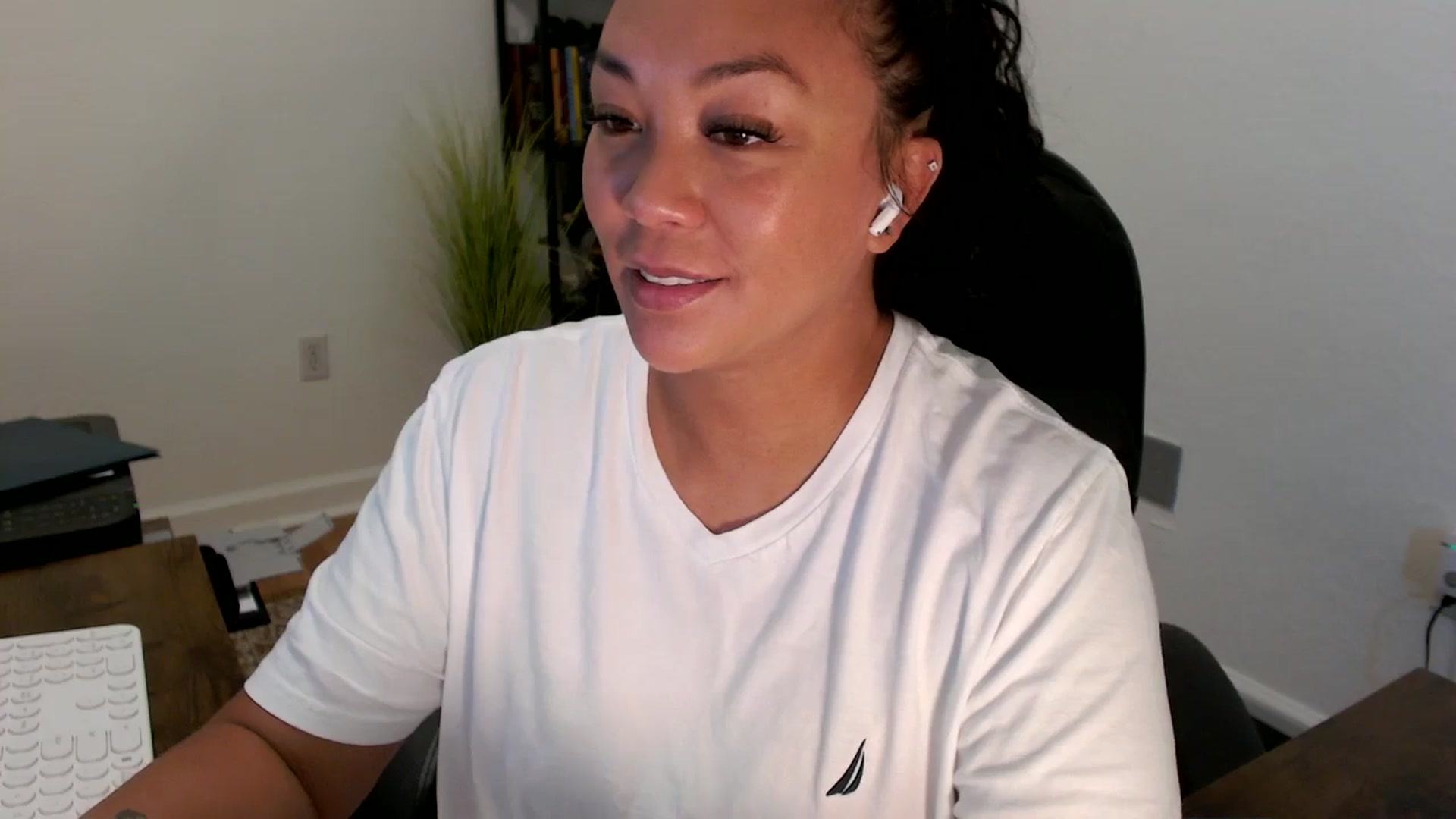 Gallery image thumbnail from MickaylaStar's myfreecams stream on, 09/12/2025, 15:16 image 18 of 20