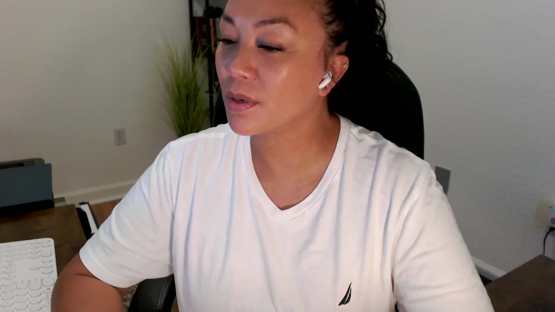 Gallery image thumbnail from MickaylaStar's myfreecams stream on, 09/12/2025, 15:16 image 3 of 20