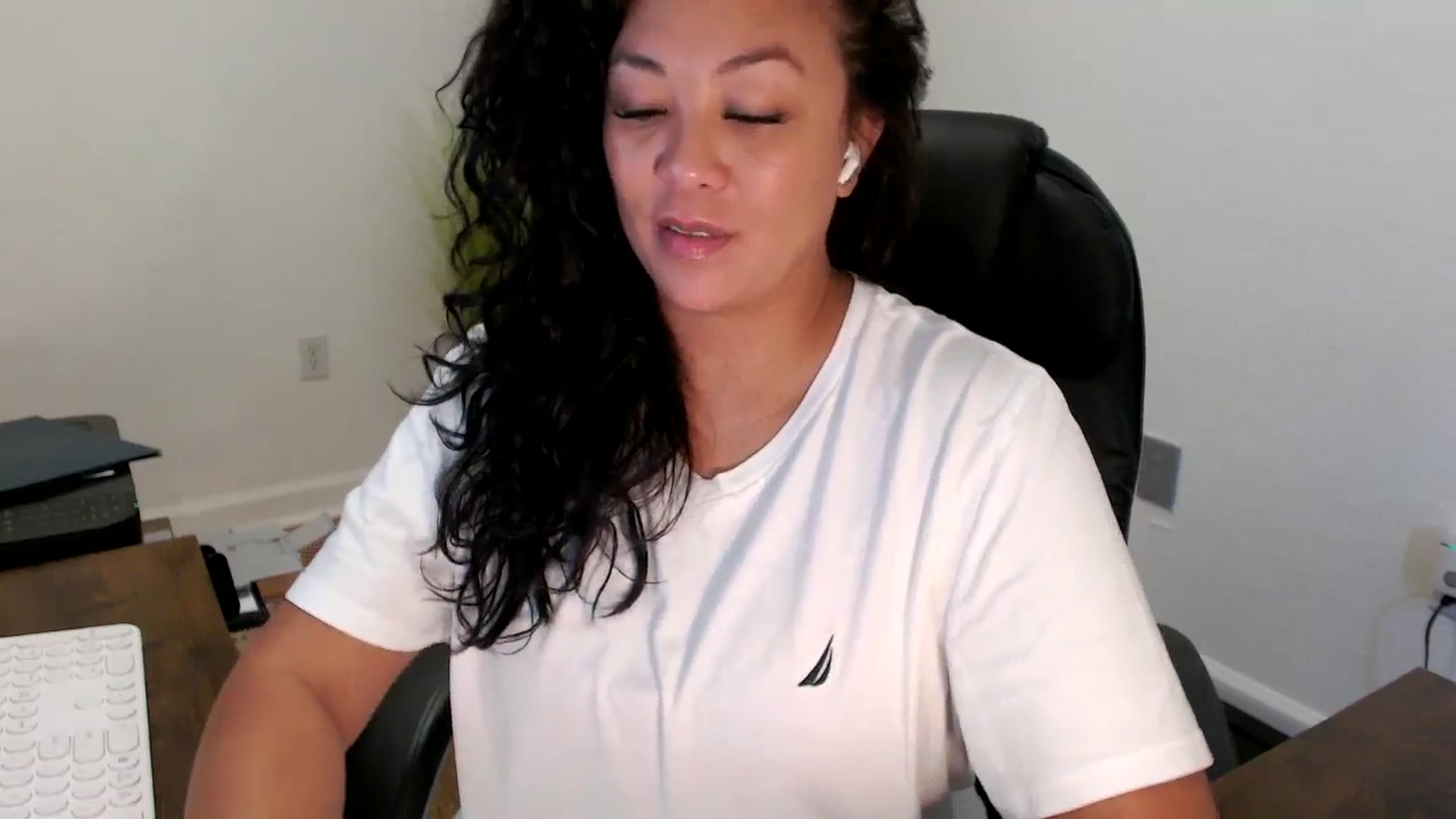 Gallery image thumbnail from MickaylaStar's myfreecams stream on, 09/12/2025, 15:54 image 6 of 20