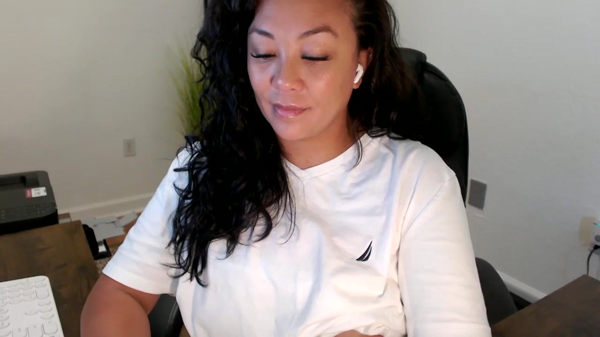 Gallery image thumbnail from MickaylaStar's myfreecams stream on, 09/12/2025, 15:54 image 14 of 20