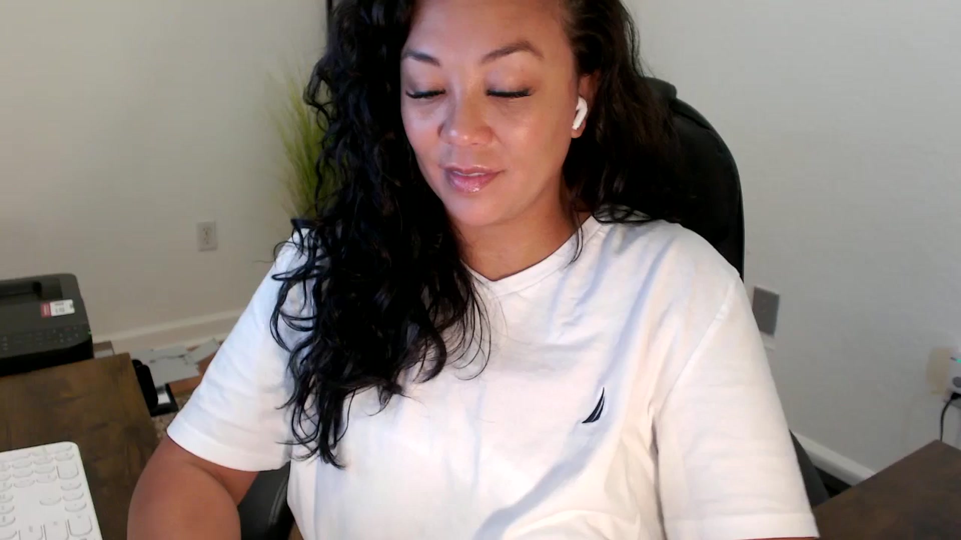 Gallery image thumbnail from MickaylaStar's myfreecams stream on, 09/12/2025, 15:54 image 17 of 20