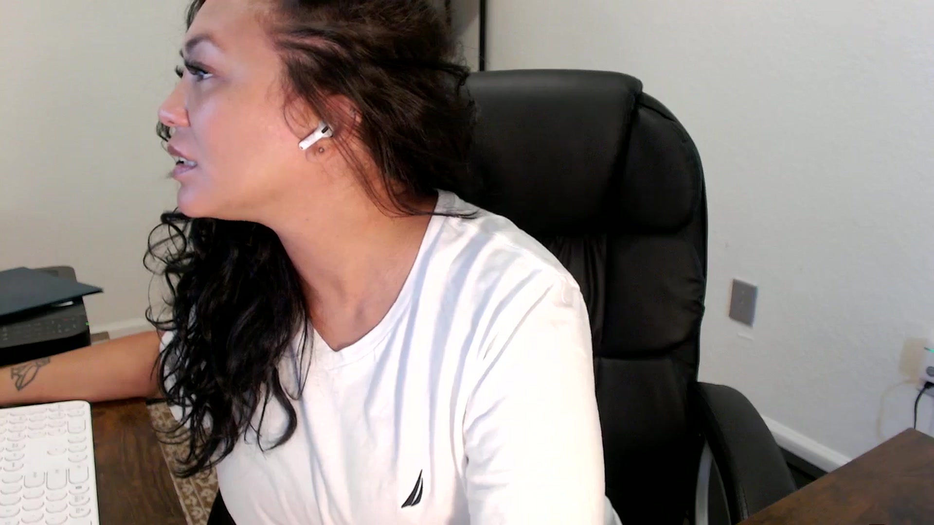 Gallery image thumbnail from MickaylaStar's myfreecams stream on, 09/12/2025, 15:54 image 7 of 20