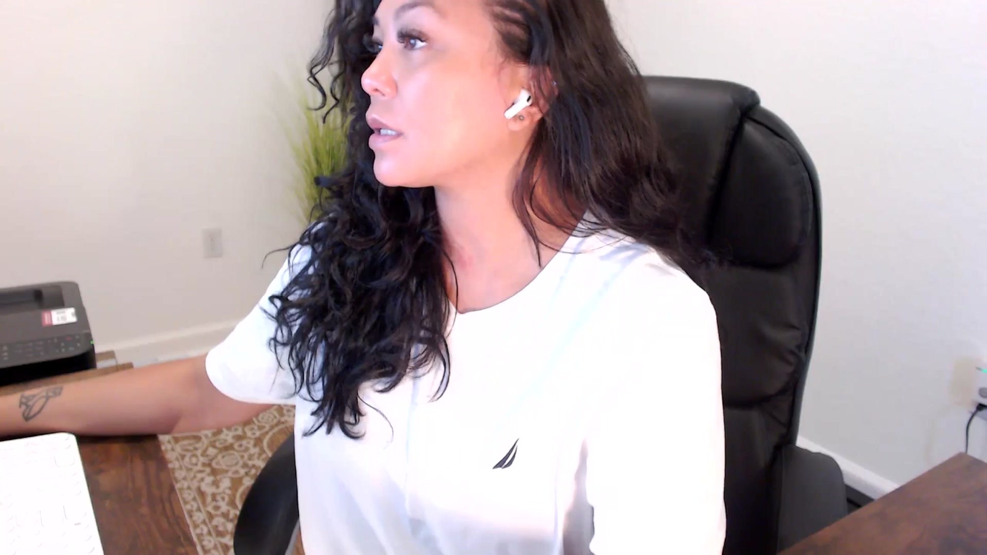 Gallery image thumbnail from MickaylaStar's myfreecams stream on, 09/12/2025, 16:20 image 12 of 20