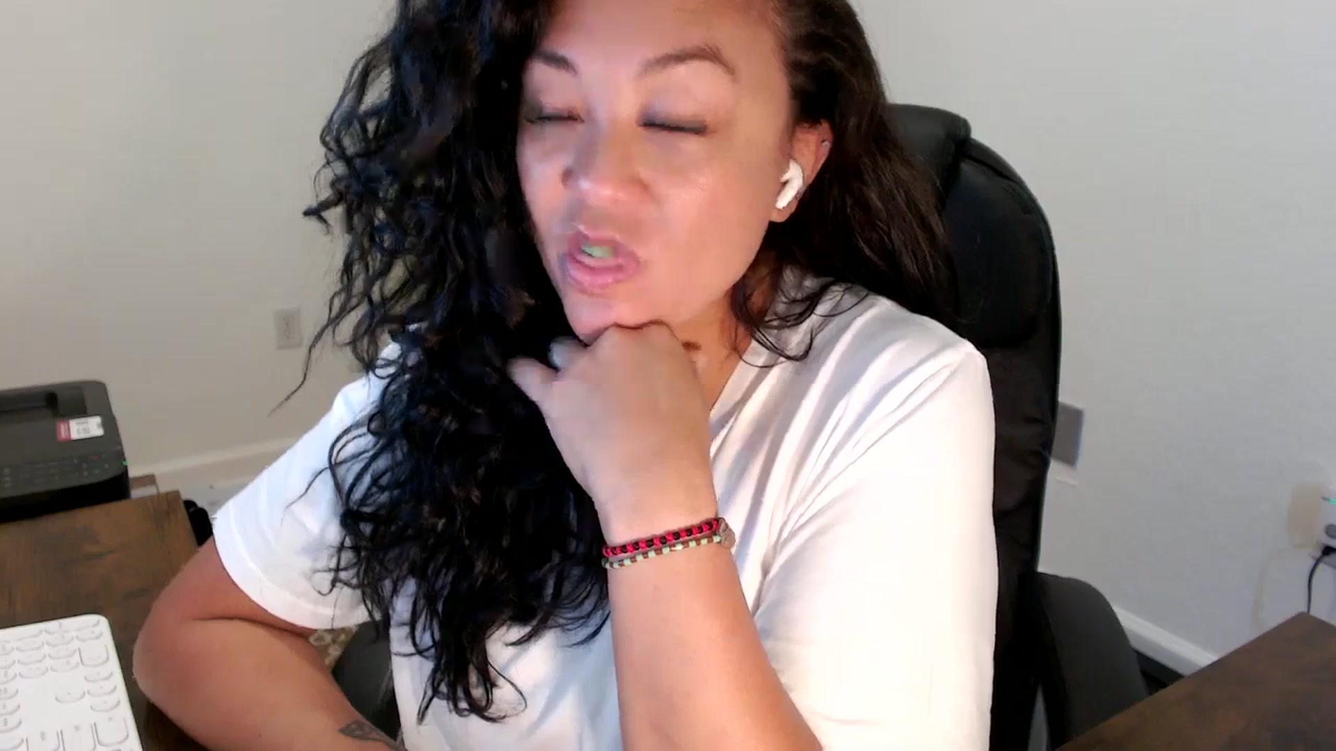Gallery image thumbnail from MickaylaStar's myfreecams stream on, 09/12/2025, 16:20 image 8 of 20