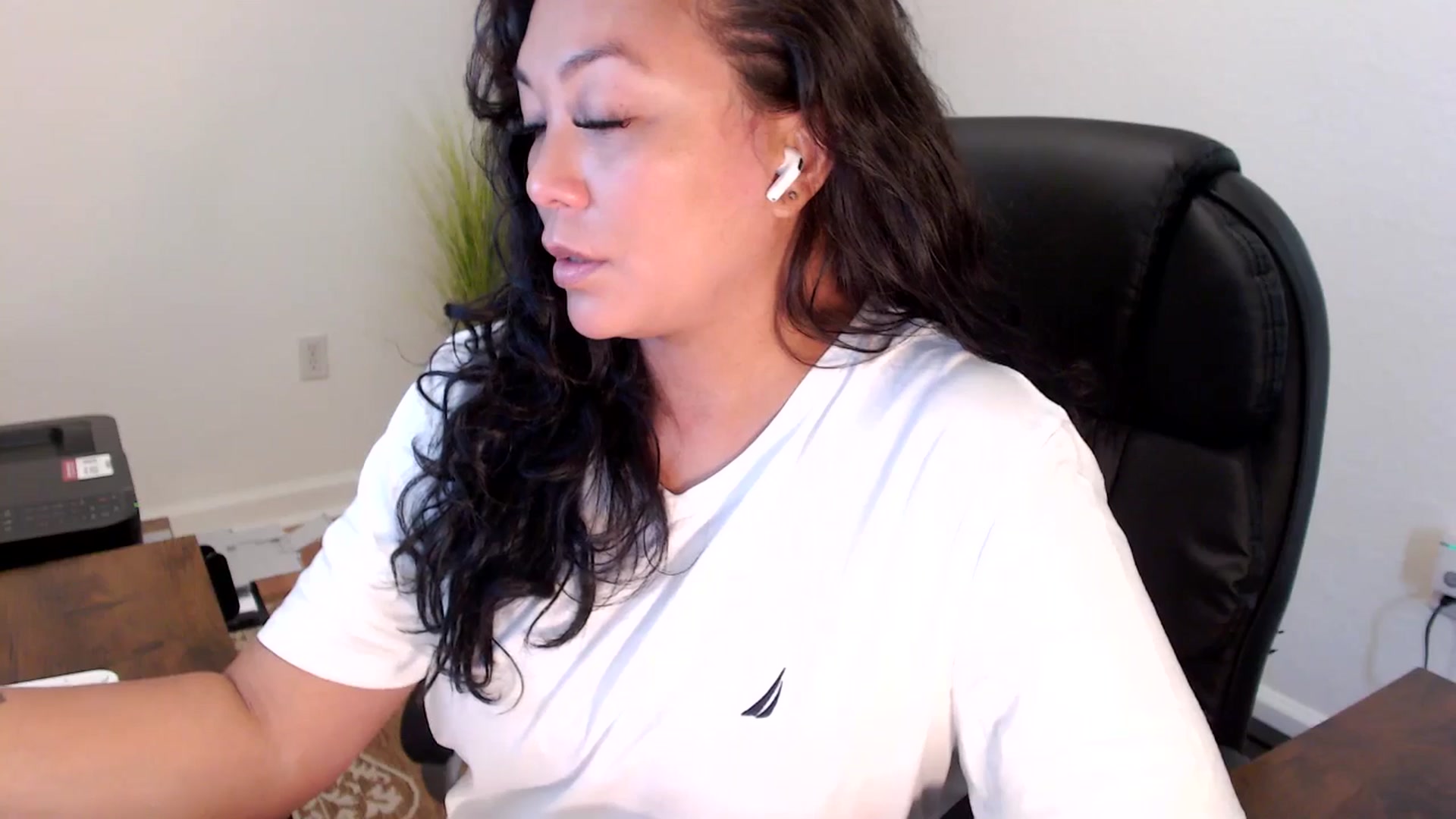 Gallery image thumbnail from MickaylaStar's myfreecams stream on, 09/12/2025, 16:20 image 4 of 20