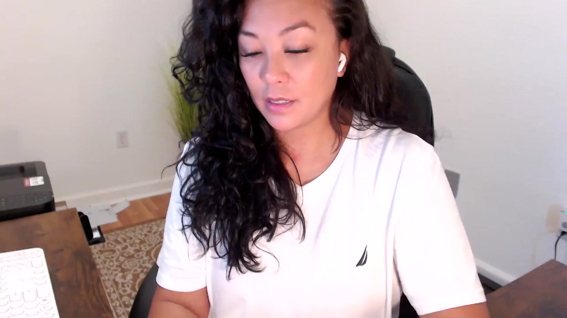 Gallery image thumbnail from MickaylaStar's myfreecams stream on, 09/12/2025, 16:20 image 14 of 20