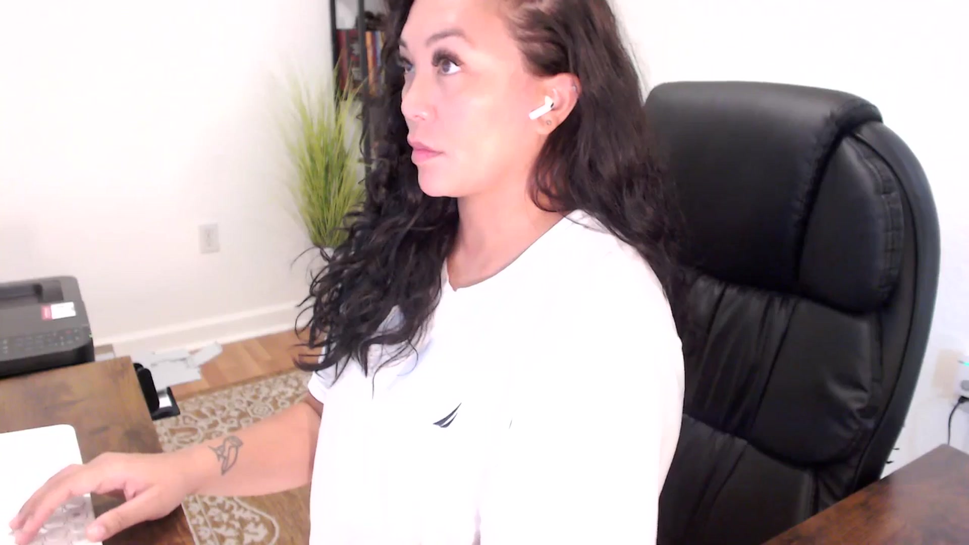 Gallery image thumbnail from MickaylaStar's myfreecams stream on, 09/12/2025, 16:54 image 2 of 20