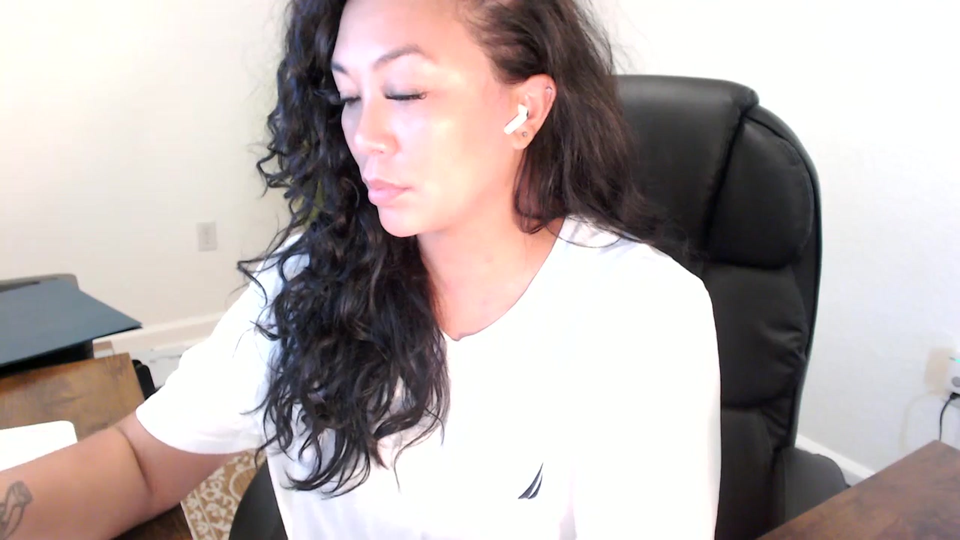 Gallery image thumbnail from MickaylaStar's myfreecams stream on, 09/12/2025, 16:54 image 12 of 20