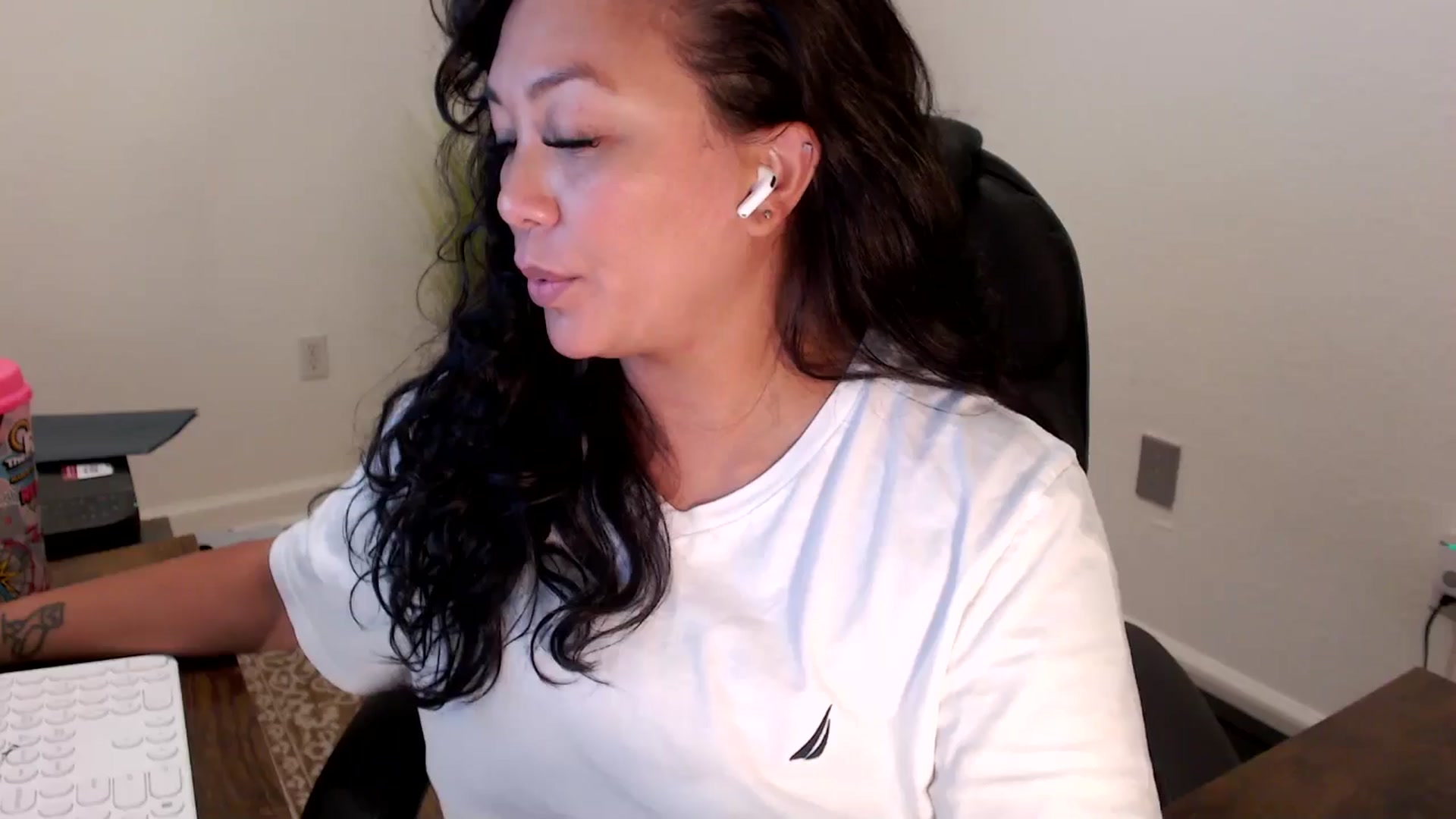 Gallery image thumbnail from MickaylaStar's myfreecams stream on, 09/12/2025, 19:25 image 1 of 20