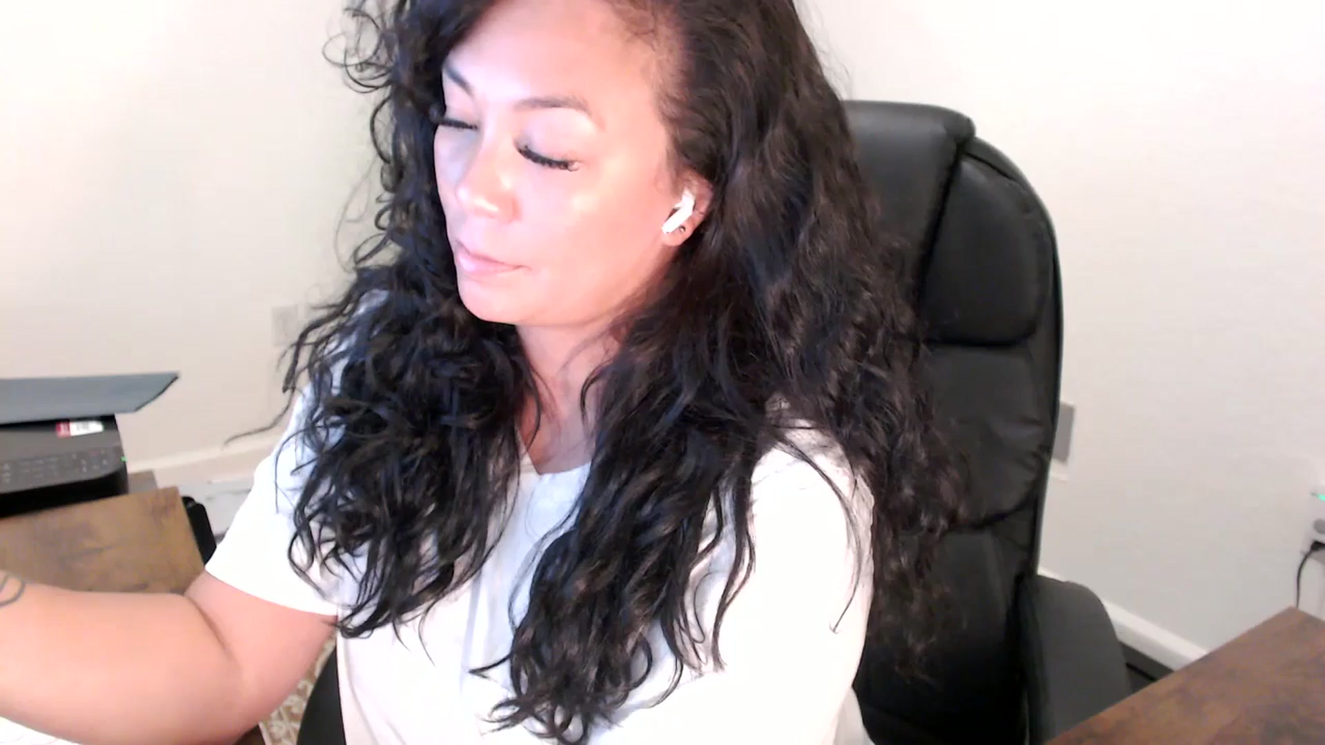 Gallery image thumbnail from MickaylaStar's myfreecams stream on, 09/12/2025, 19:25 image 12 of 20