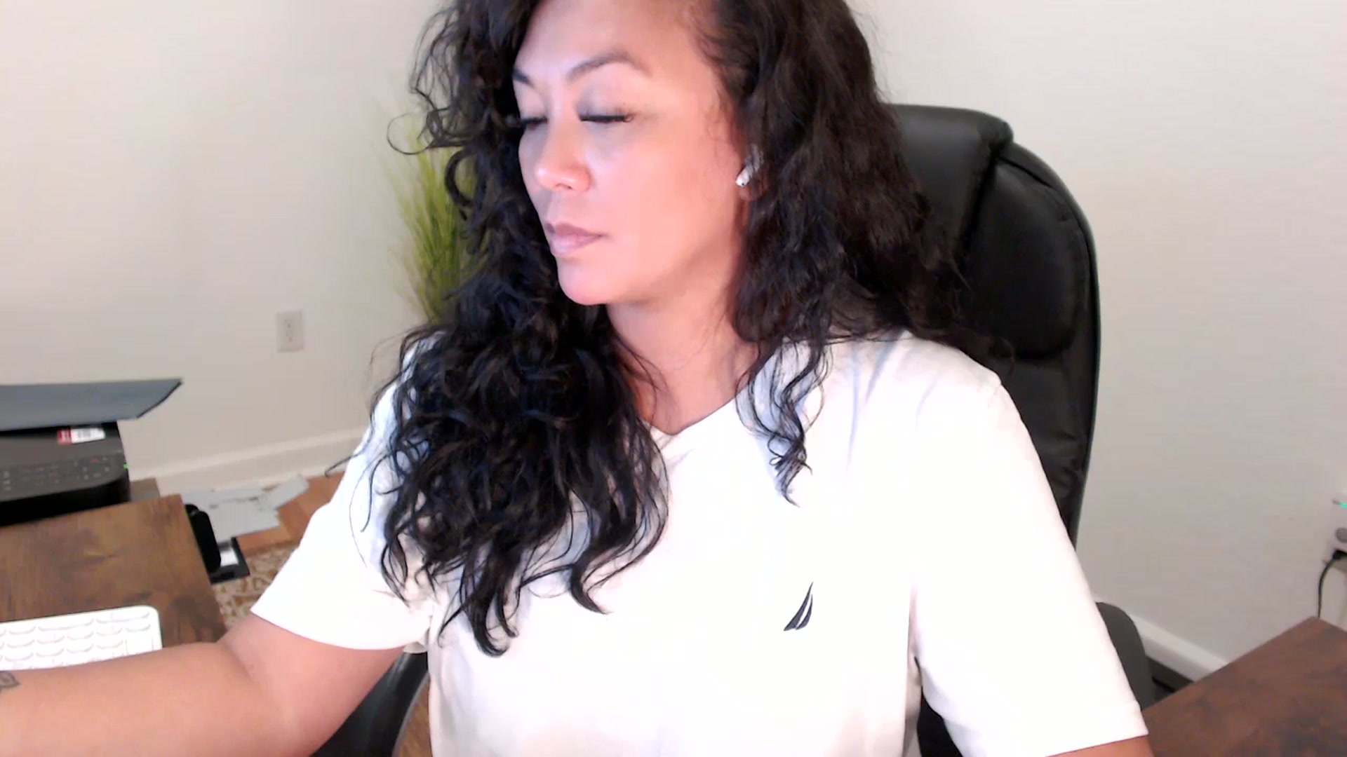 Gallery image thumbnail from MickaylaStar's myfreecams stream on, 09/12/2025, 19:25 image 20 of 20
