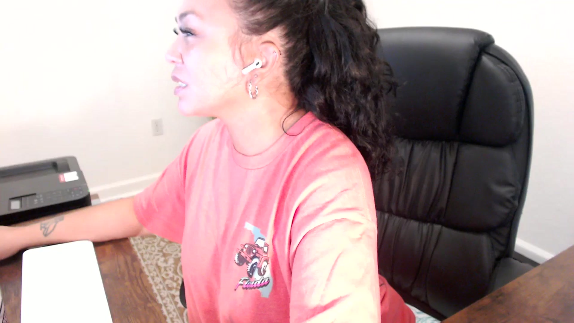Gallery image thumbnail from MickaylaStar's myfreecams stream on, 09/15/2025, 15:50 image 12 of 20