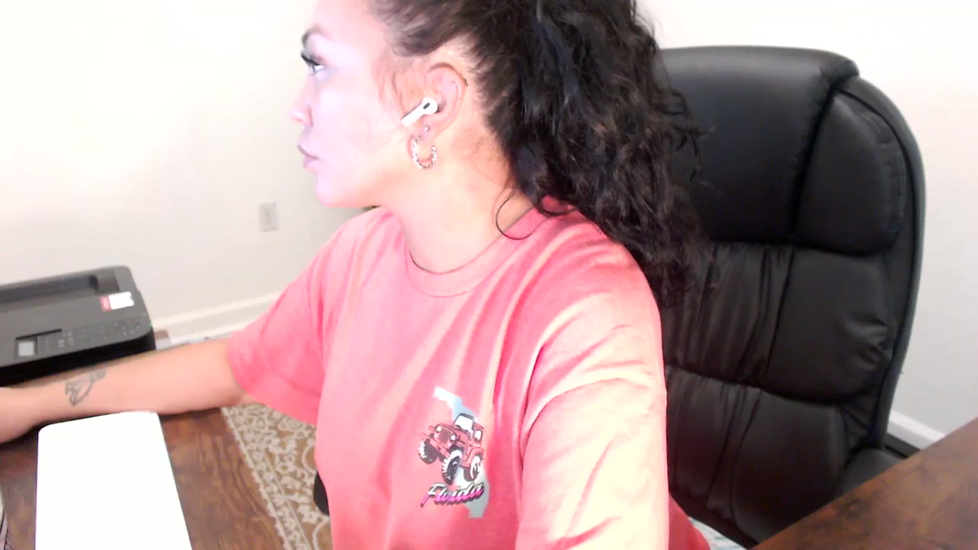 Gallery image thumbnail from MickaylaStar's myfreecams stream on, 09/15/2025, 15:50 image 13 of 20