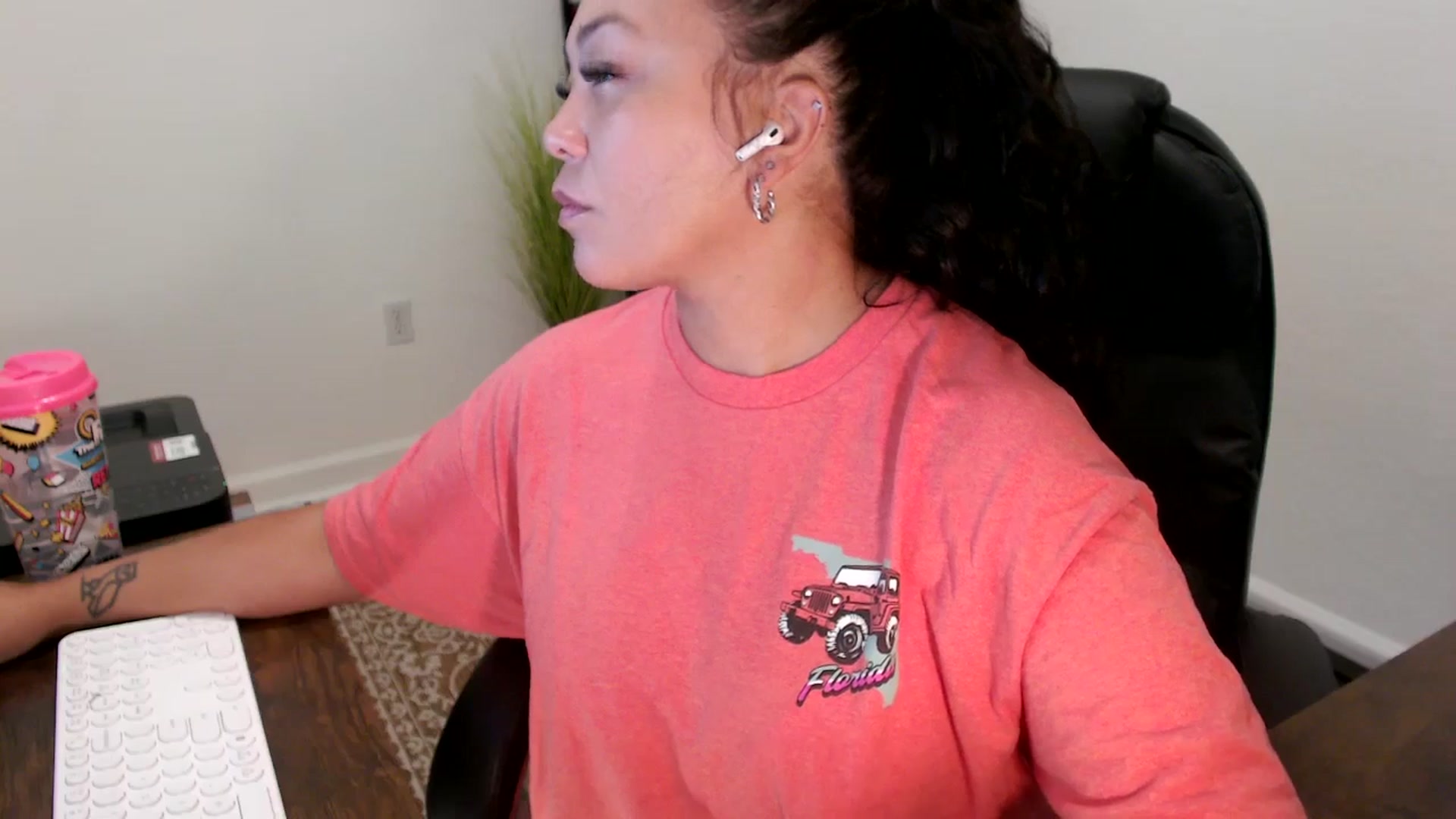 Gallery image thumbnail from MickaylaStar's myfreecams stream on, 09/15/2025, 15:50 image 8 of 20
