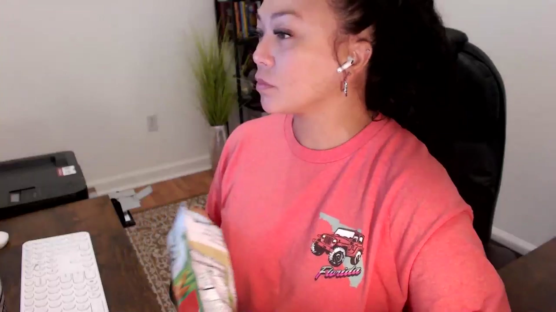 Gallery image thumbnail from MickaylaStar's myfreecams stream on, 09/15/2025, 15:50 image 19 of 20