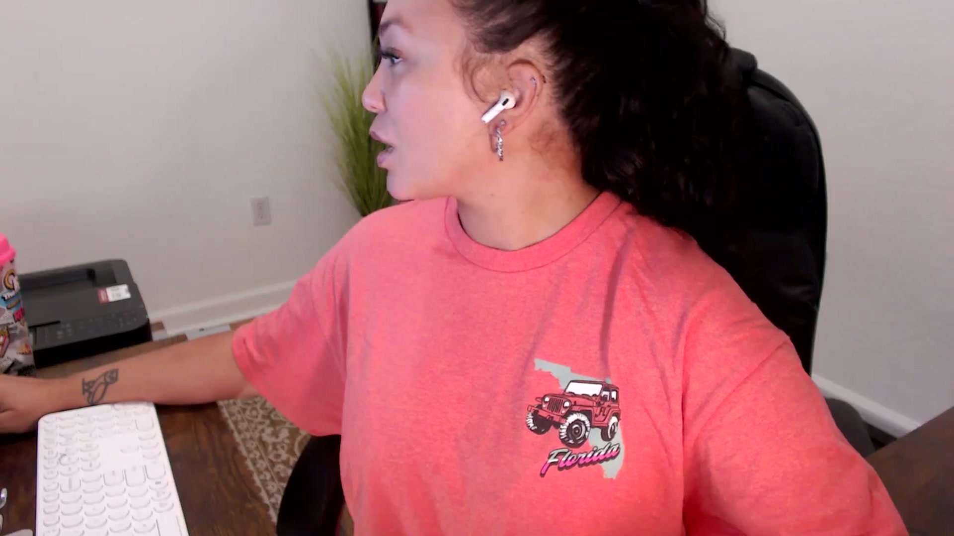 Gallery image thumbnail from MickaylaStar's myfreecams stream on, 09/15/2025, 15:50 image 2 of 20
