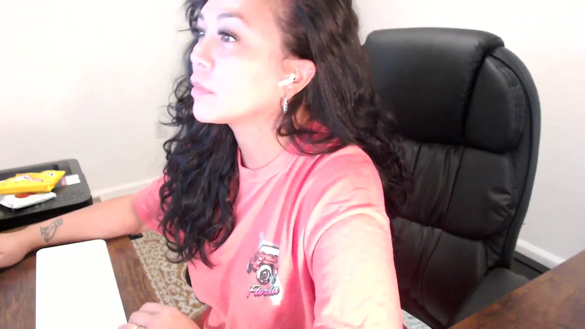 Gallery image thumbnail from MickaylaStar's myfreecams stream on, 09/15/2025, 16:26 image 9 of 20