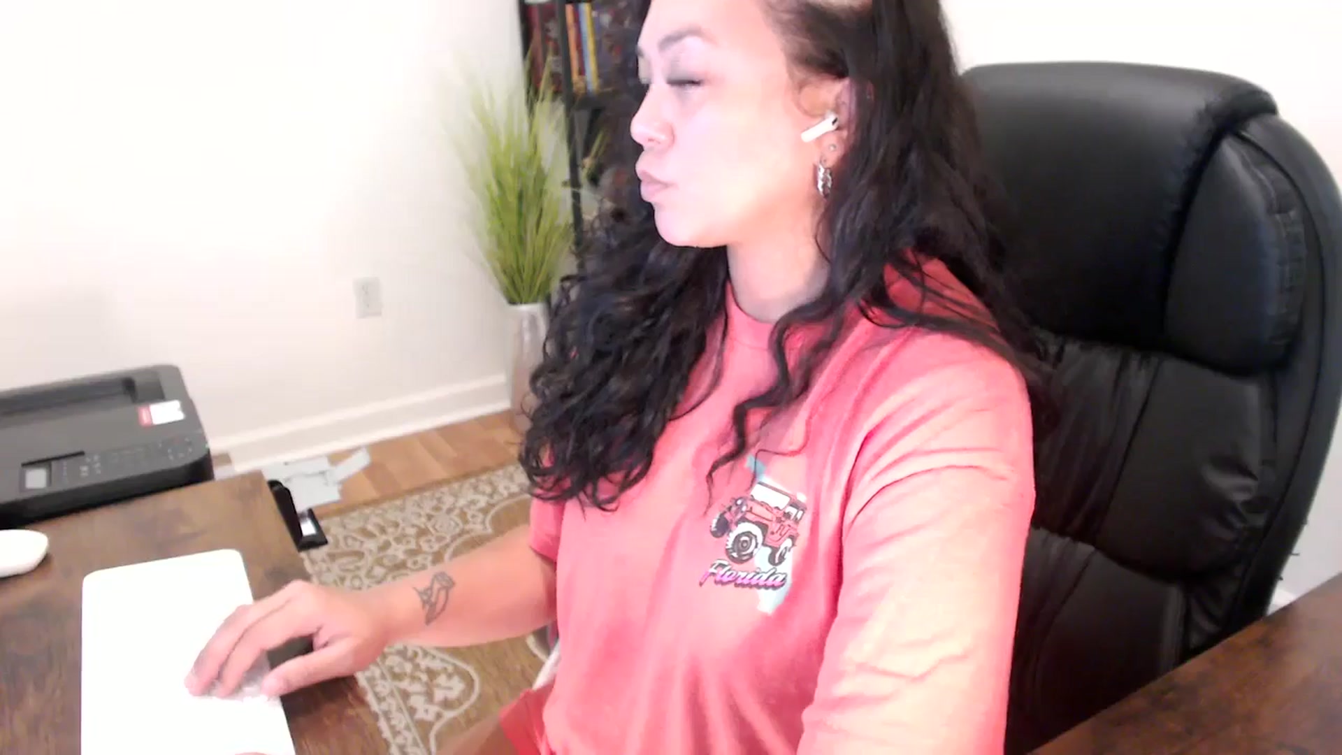 Gallery image thumbnail from MickaylaStar's myfreecams stream on, 09/15/2025, 16:54 image 2 of 20