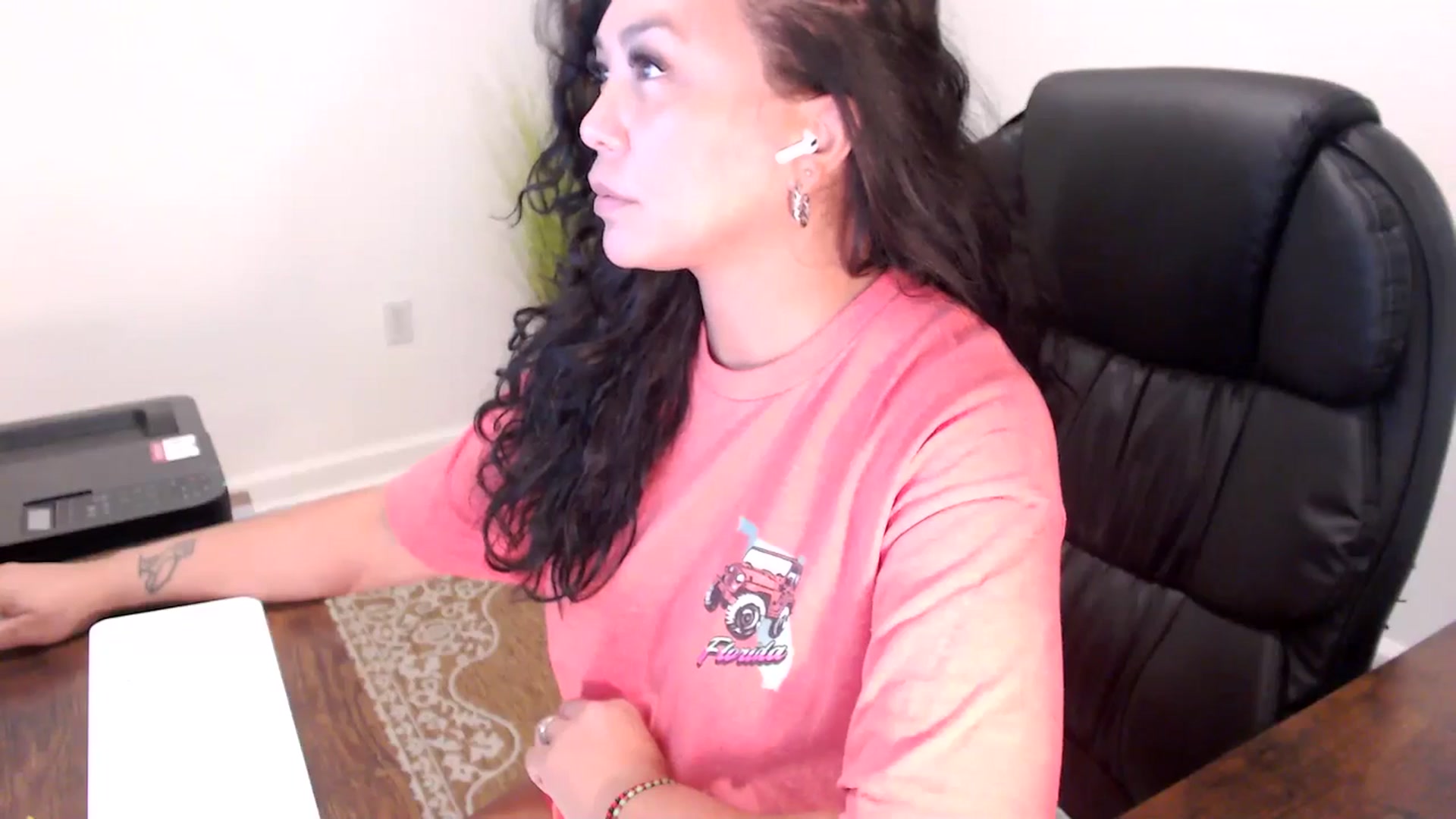Gallery image thumbnail from MickaylaStar's myfreecams stream on, 09/15/2025, 16:54 image 5 of 20